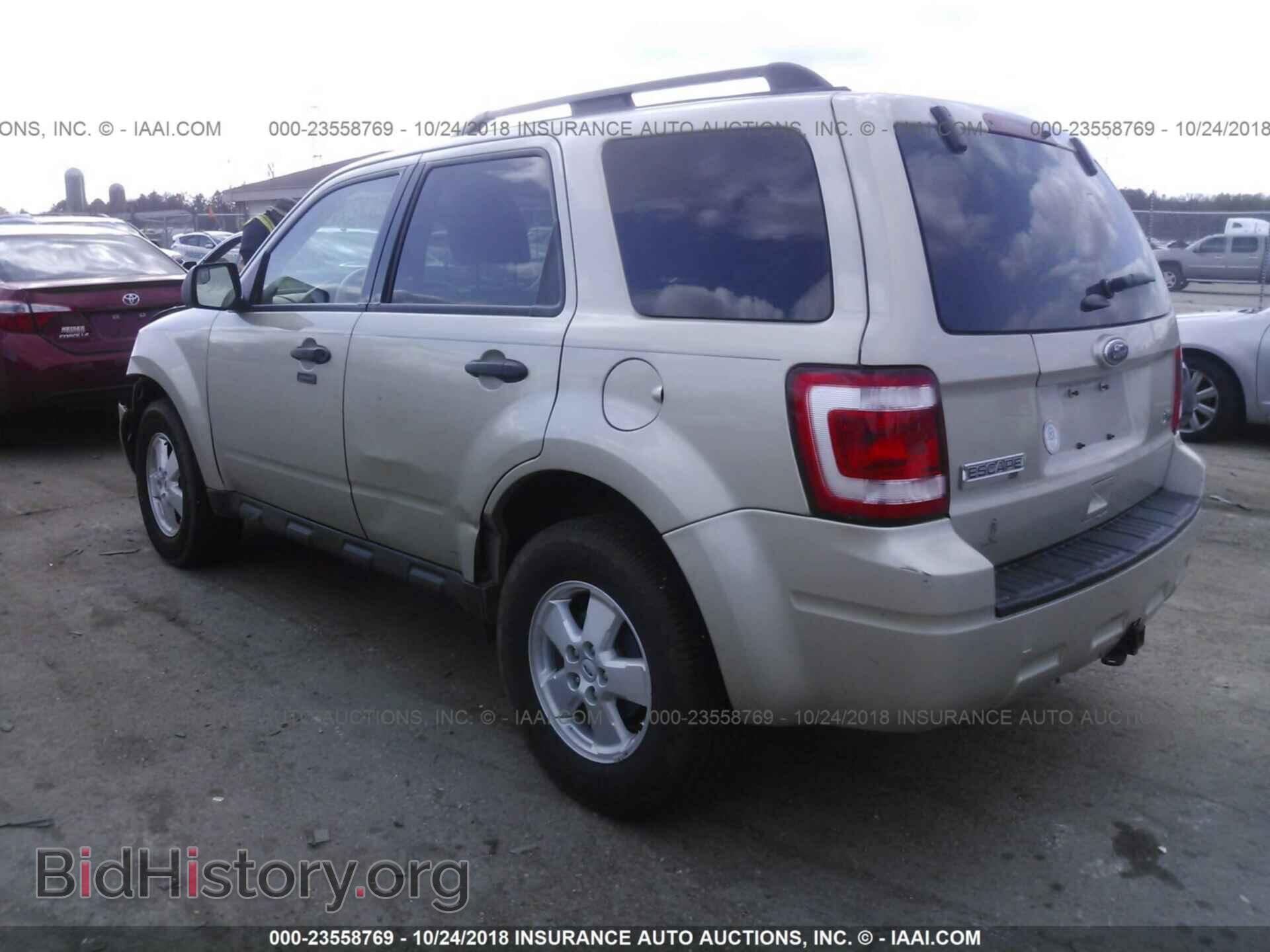 2011 Ford Escape - VIN: 1FMCU9DG2BKC09434 - Photo 3