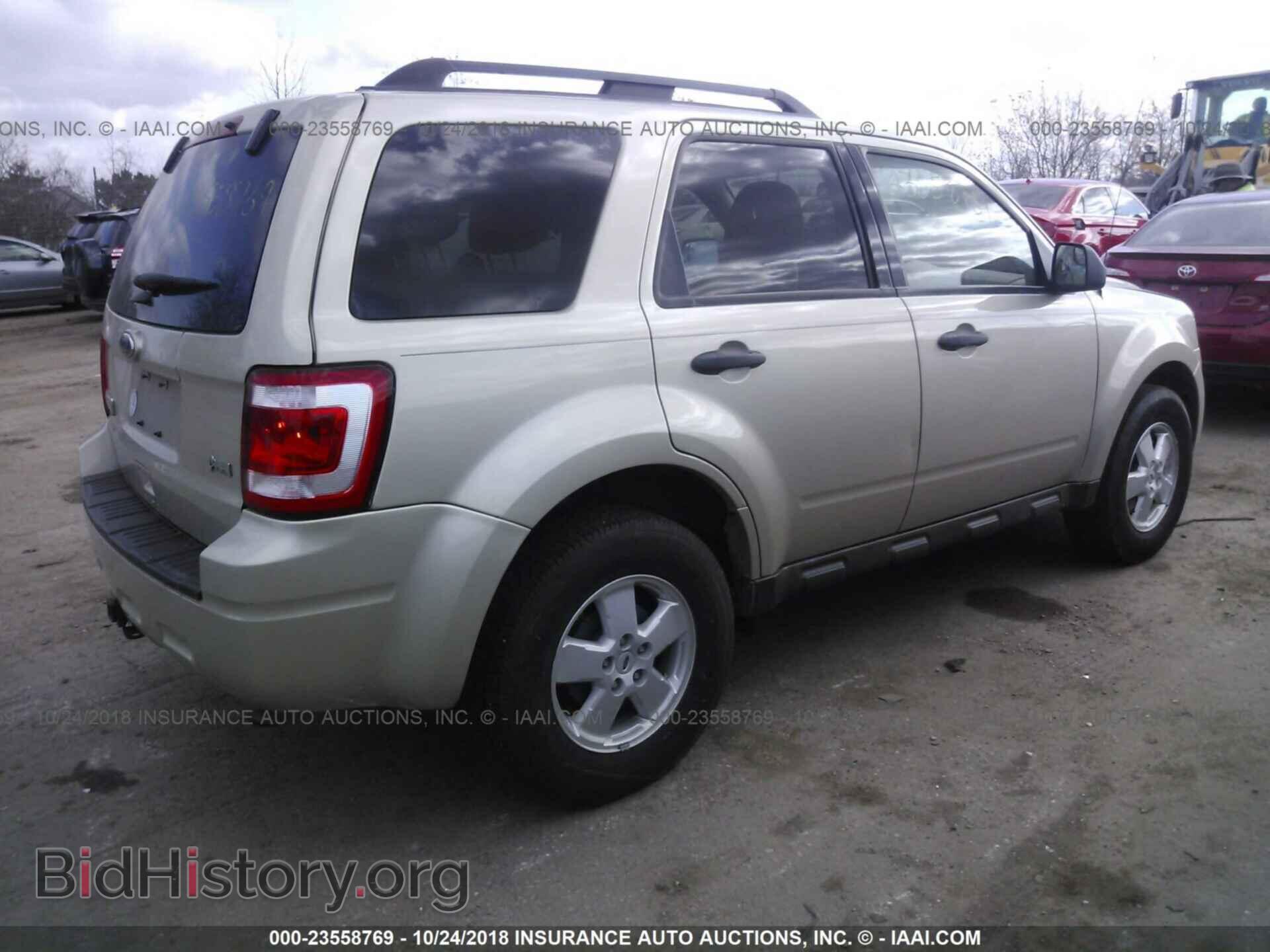 2011 Ford Escape - VIN: 1FMCU9DG2BKC09434 - Photo 4