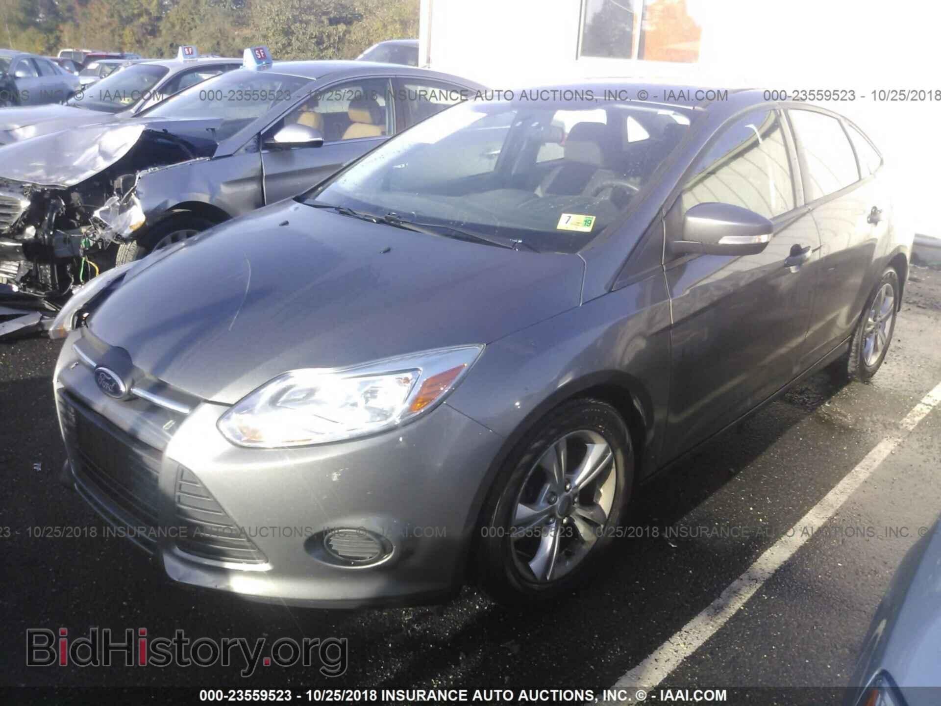 2014 Ford Focus - VIN: 1FADP3F2XEL225514 - Фото 2