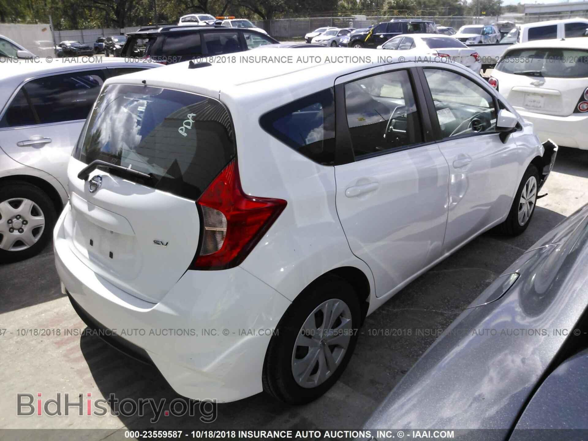 2018 Nissan Versa note - VIN: 3N1CE2CP8JL365987 - Фото 4