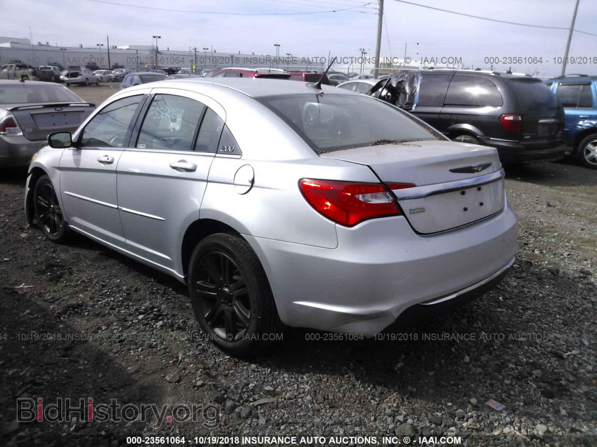 2012 Chrysler 200 - VIN: 1C3CCBBG0CN225945 - Фото 3