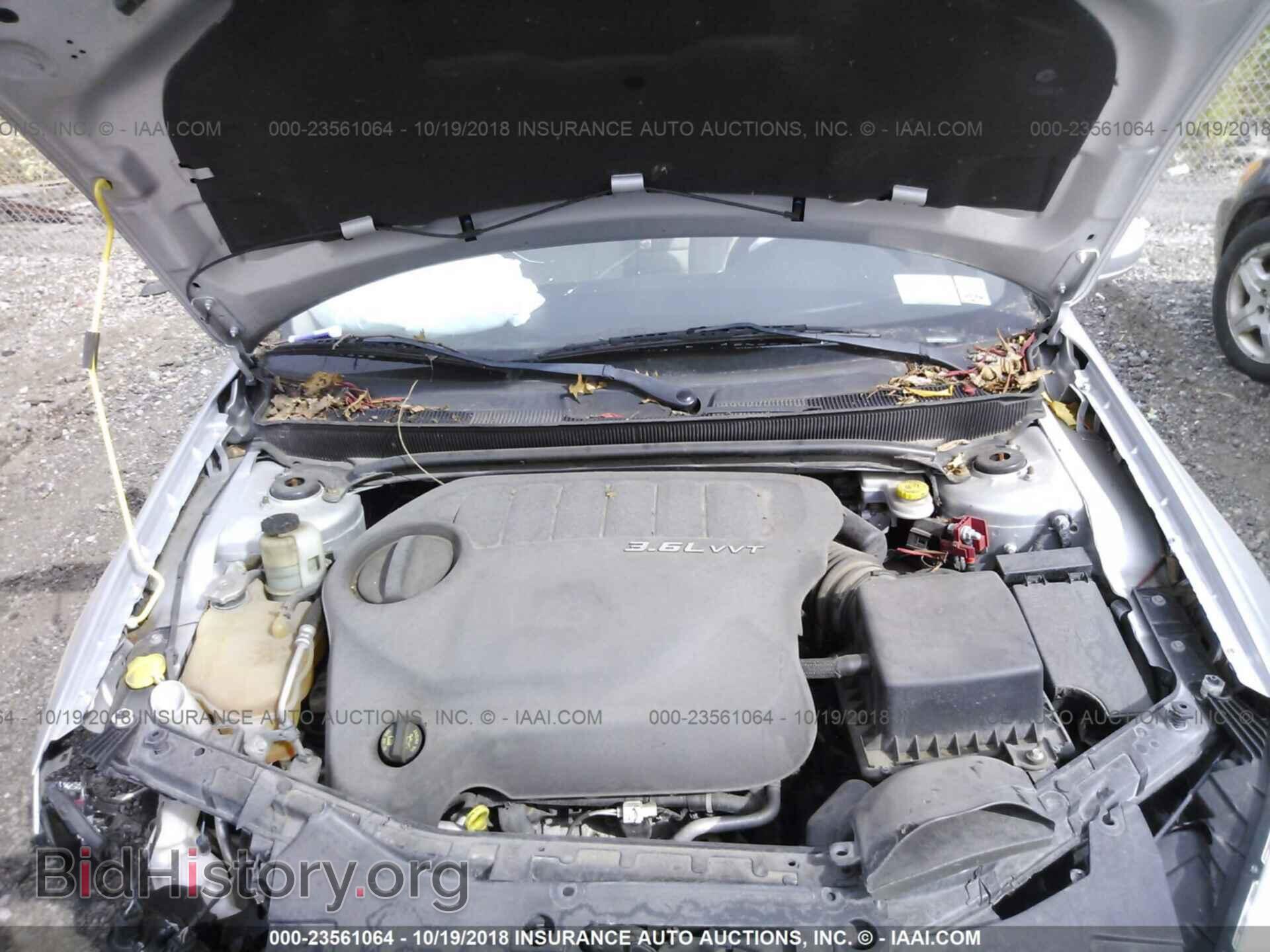 2012 Chrysler 200 - VIN: 1C3CCBBG0CN225945 - Фото 10