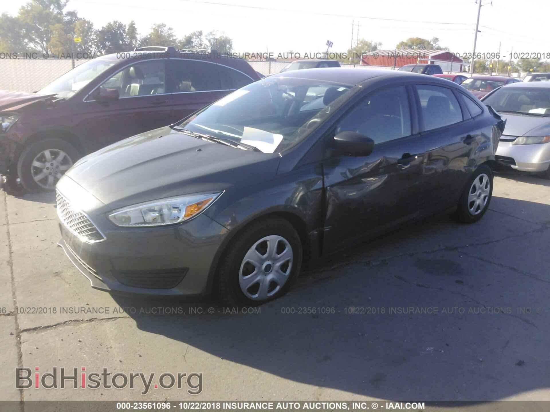 2015 Ford Focus - VIN: 1FADP3E26FL328321 - Photo 2