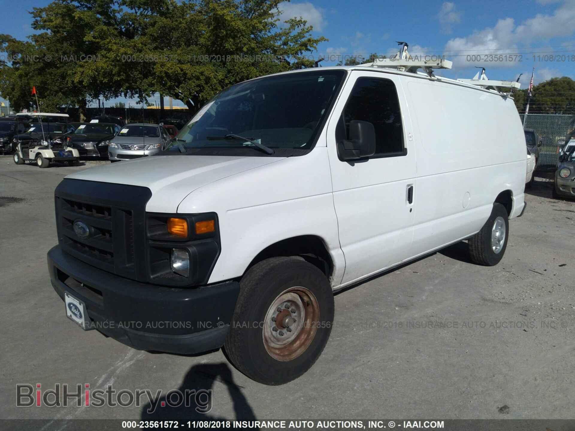 2011 Ford Econoline - VIN: 1FTNE2EL8BDA51733 - Фото 2