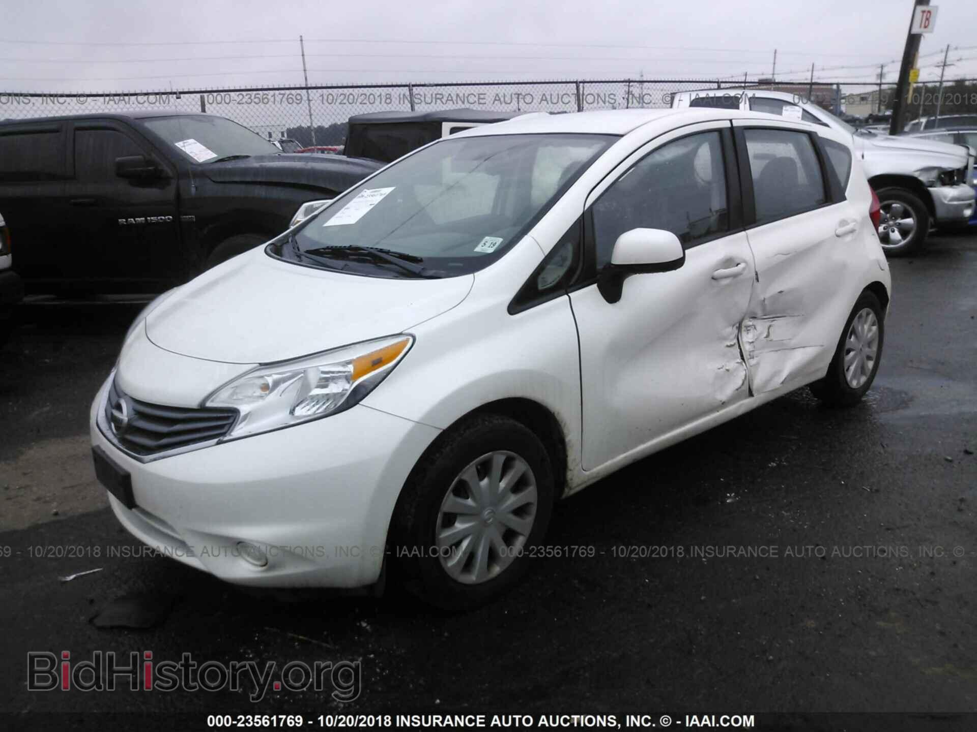 2014 Nissan Versa note - VIN: 3N1CE2CP7EL425070 - Фото 2