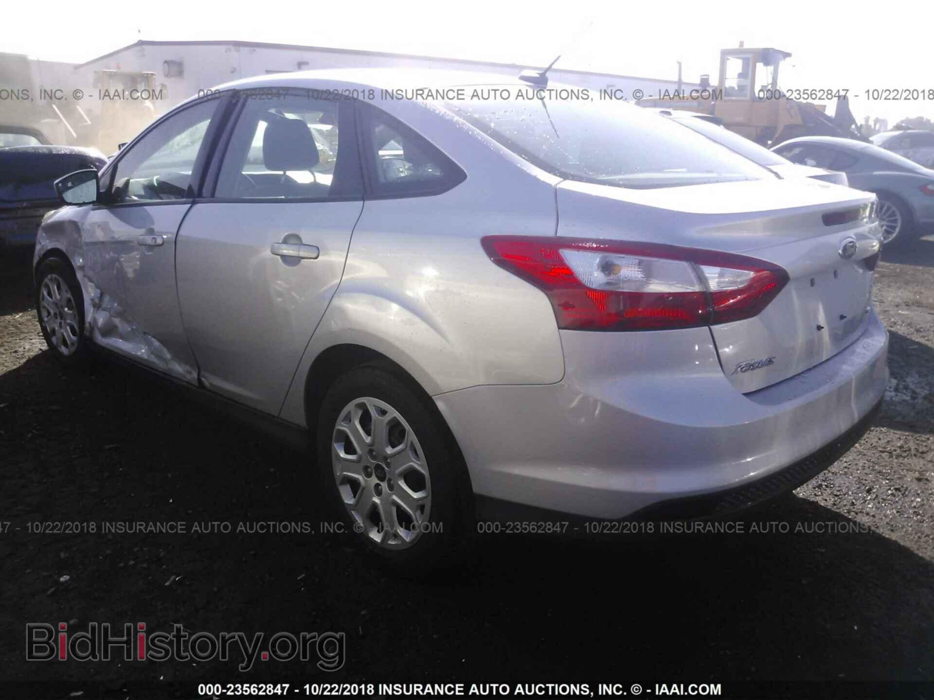 2012 Ford Focus - VIN: 1FAHP3F22CL324858 - Фото 3
