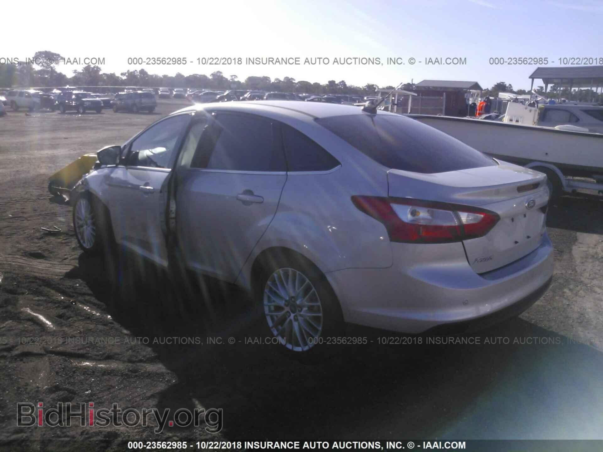 2012 Ford Focus - VIN: 1FAHP3H26CL140486 - Photo 3