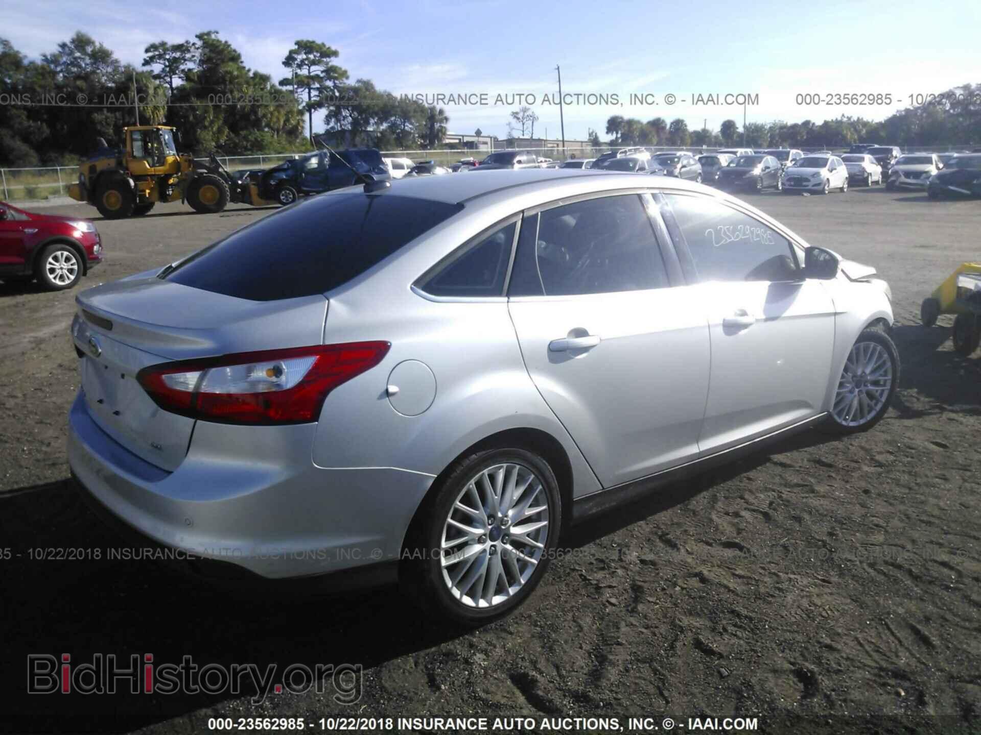 2012 Ford Focus - VIN: 1FAHP3H26CL140486 - Photo 4