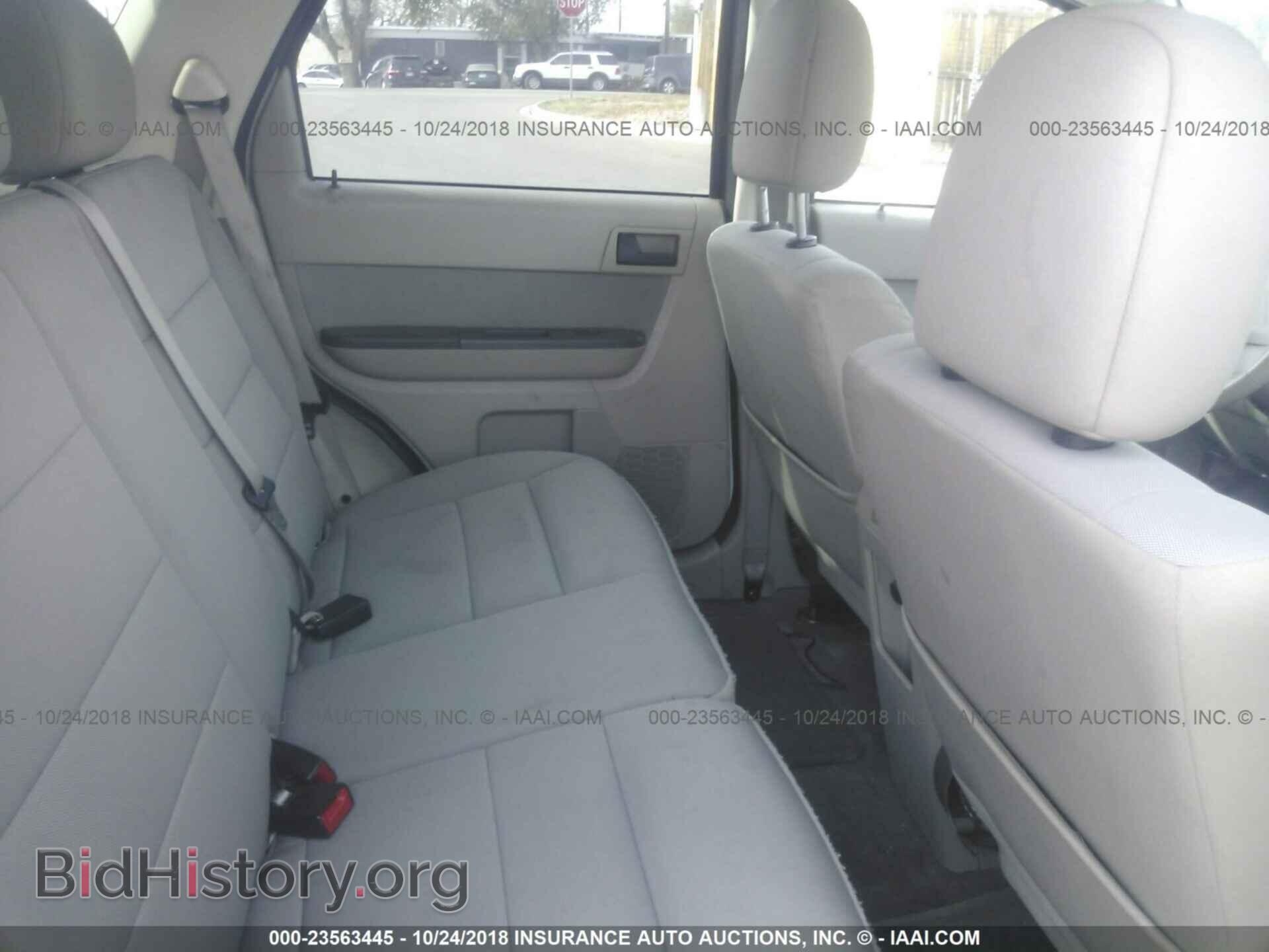 2011 Ford Escape - VIN: 1FMCU9D73BKA45546 - Photo 8