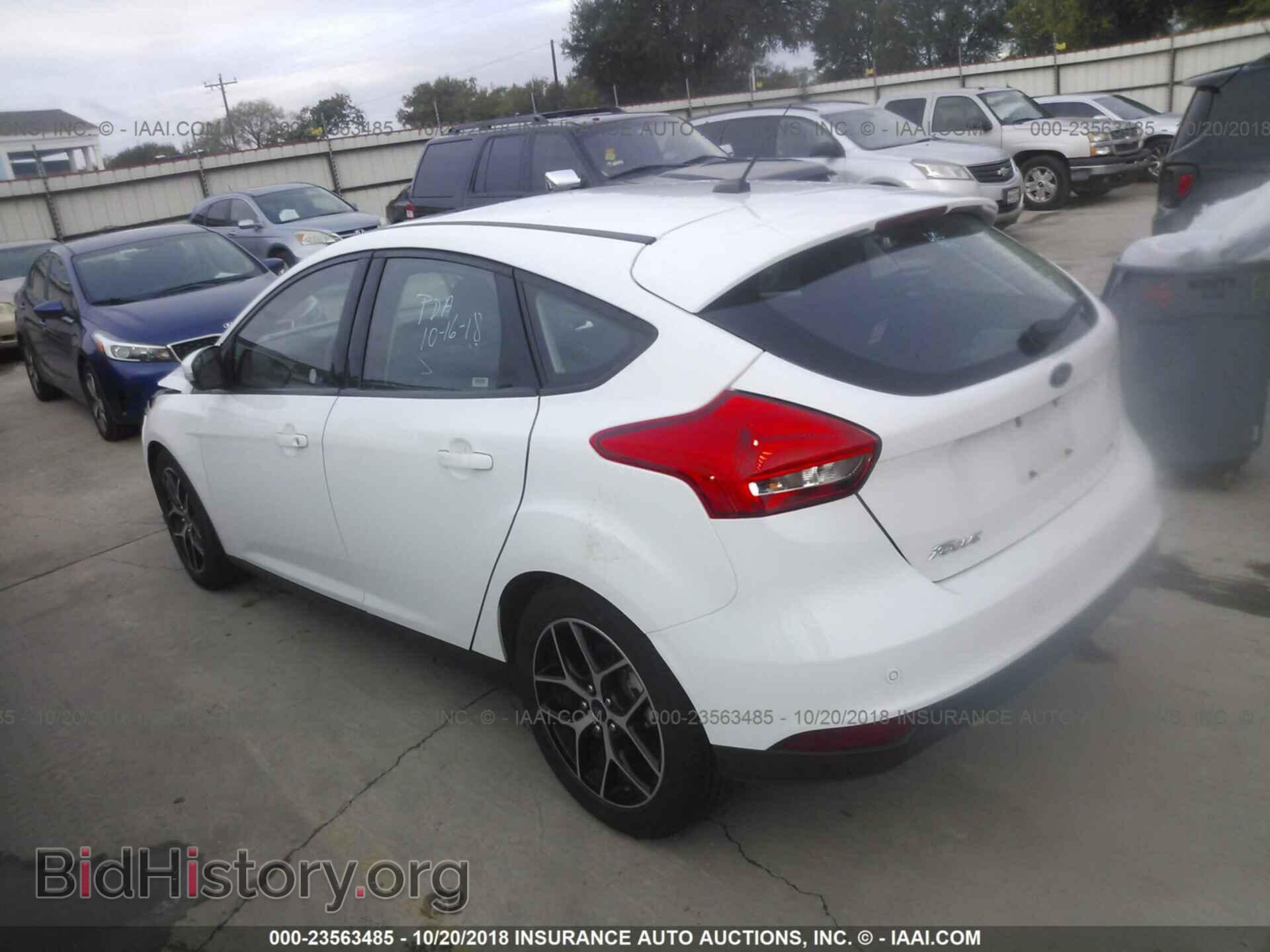 2017 Ford Focus - VIN: 1FADP3M2XHL249223 - Фото 3