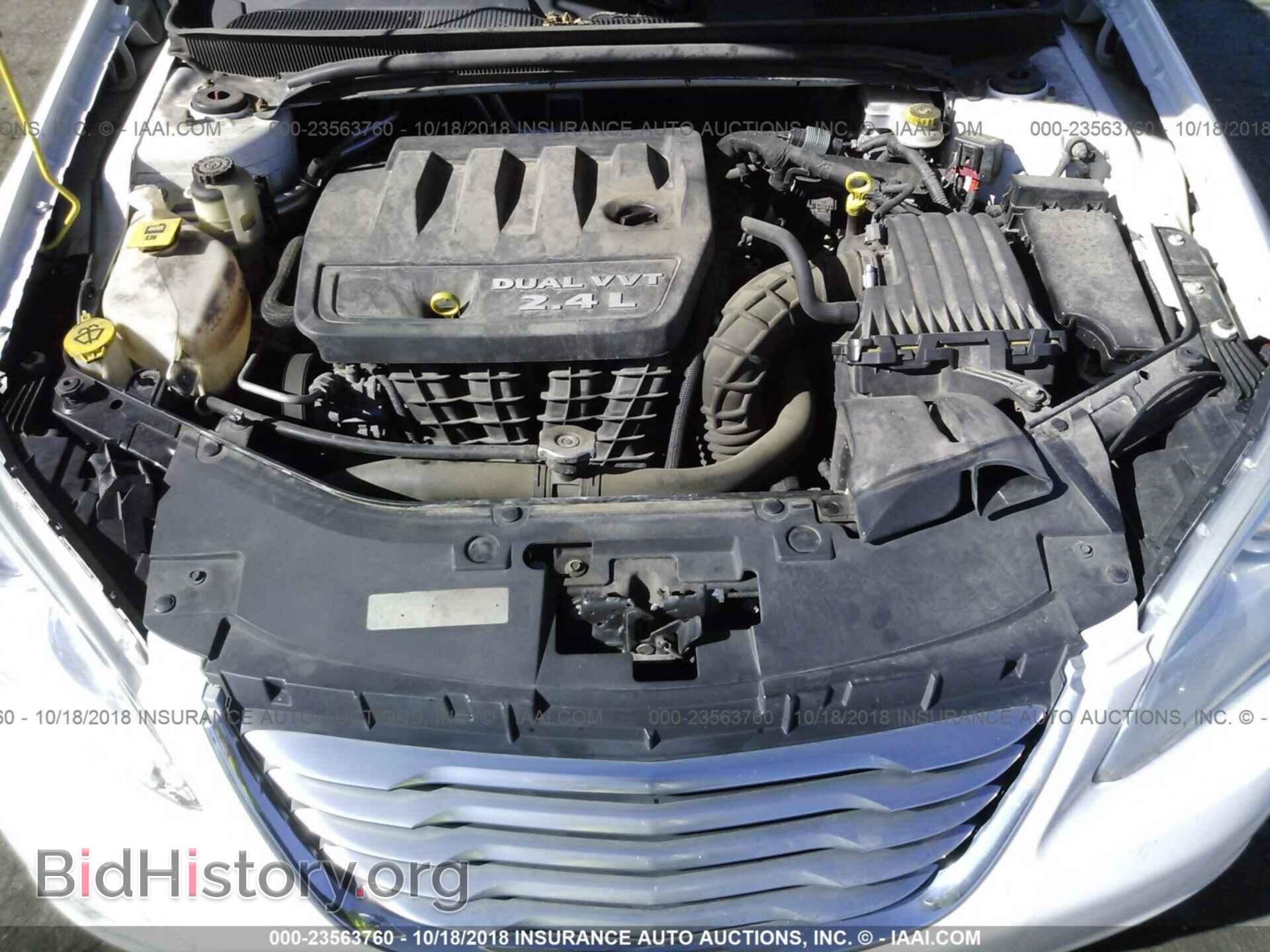 2014 Chrysler 200 - VIN: 1C3CCBBB1EN150261 - Фото 10
