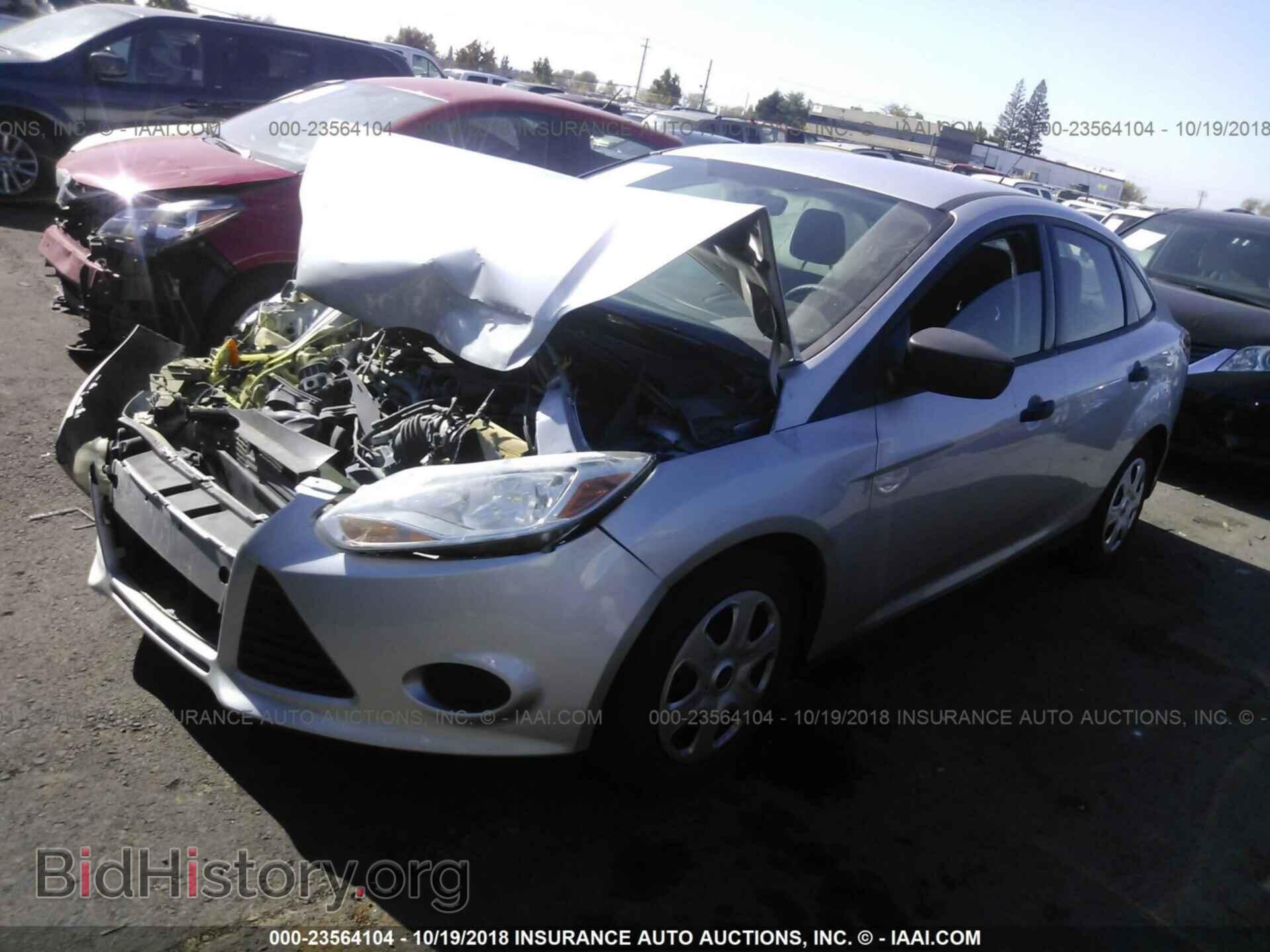 2012 Ford Focus - VIN: 1FAHP3E24CL321669 - Фото 2