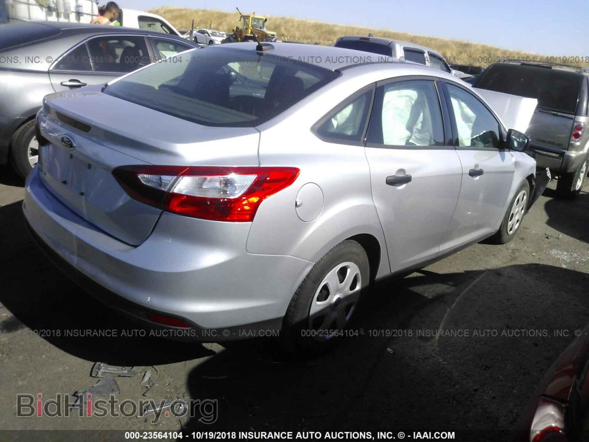 2012 Ford Focus - VIN: 1FAHP3E24CL321669 - Фото 4