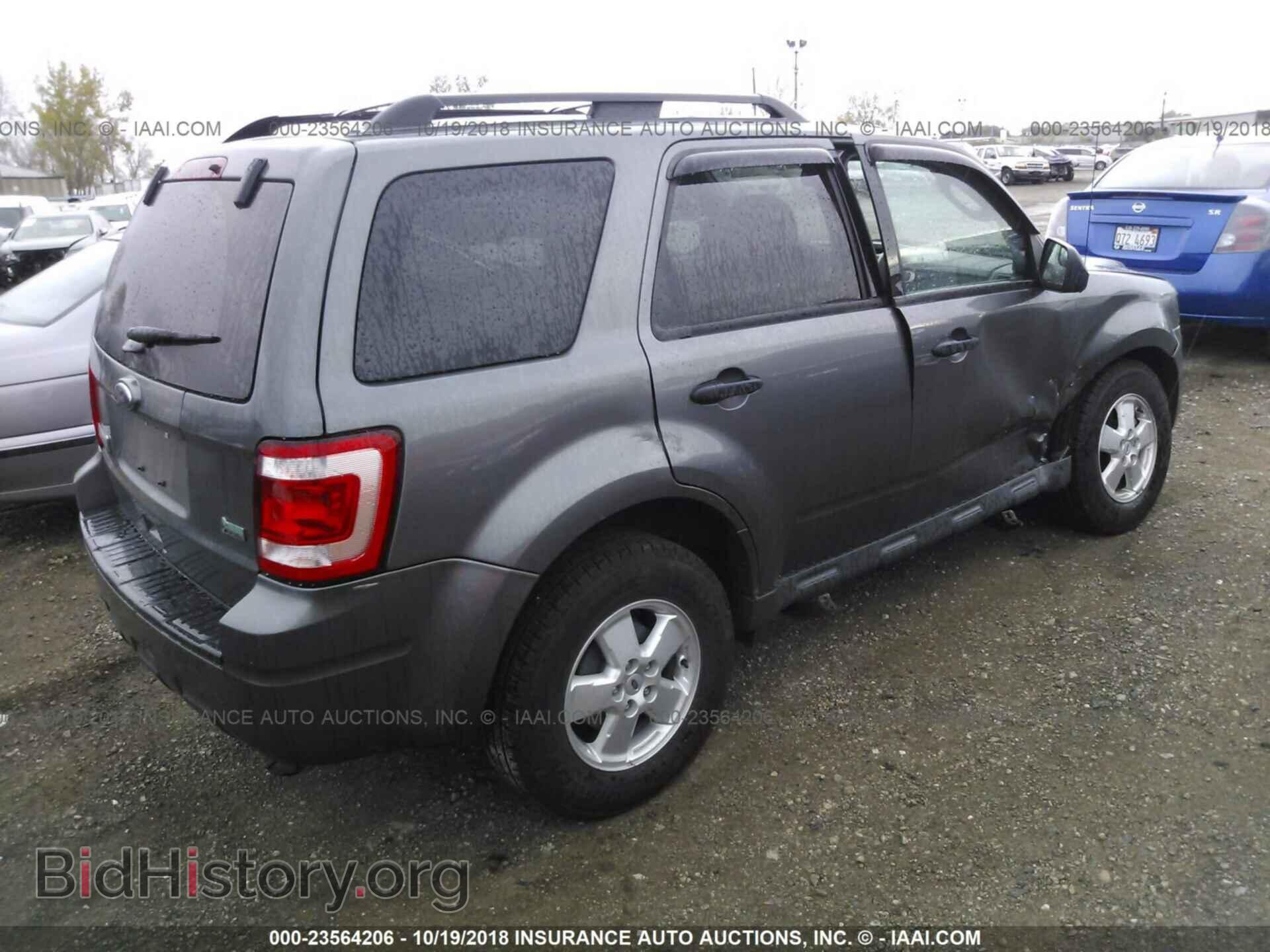 2011 Ford Escape - VIN: 1FMCU0DG5BKB32750 - Фото 4