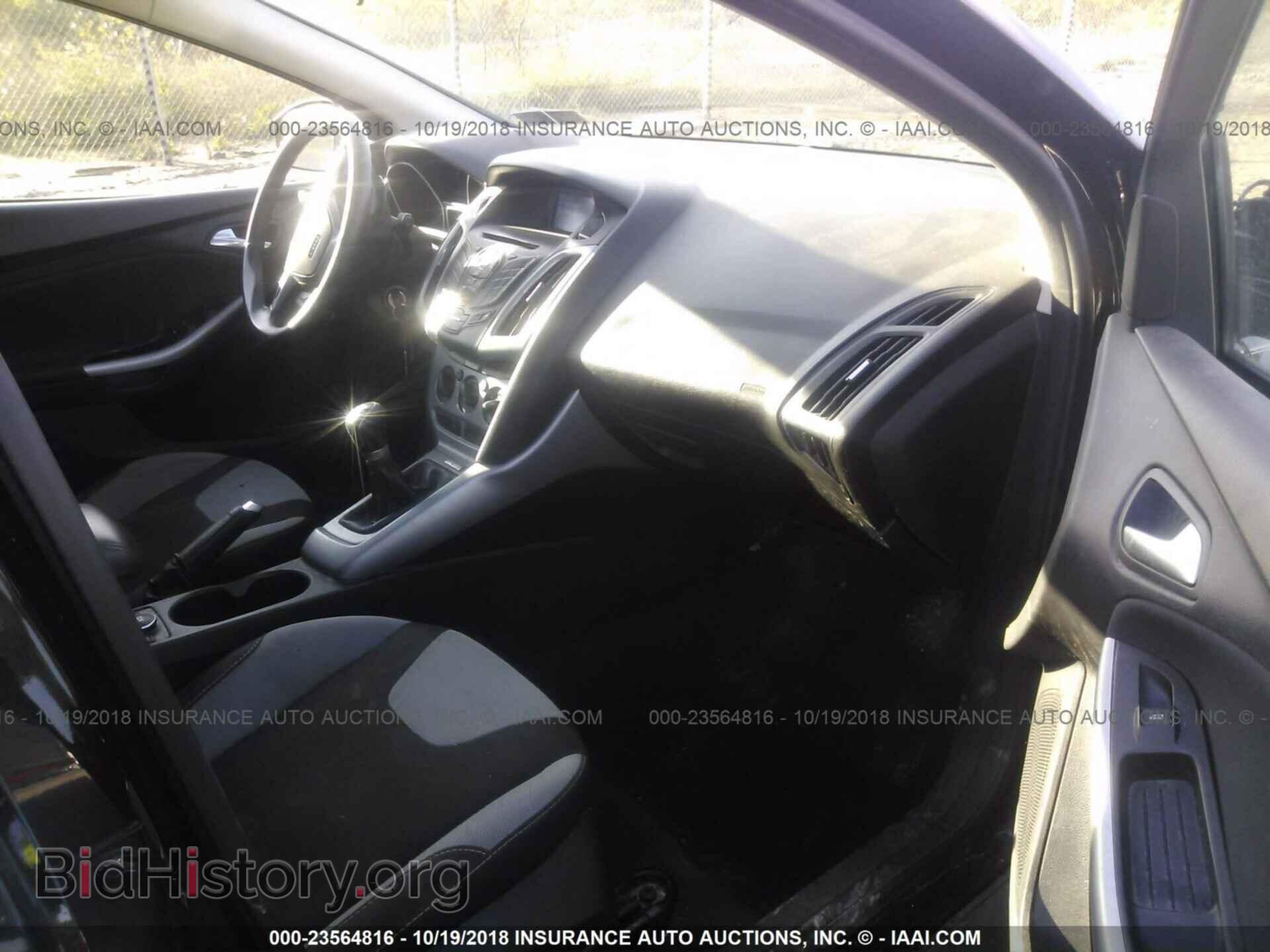 2012 Ford Focus - VIN: 1FAHP3K27CL233686 - Photo 5