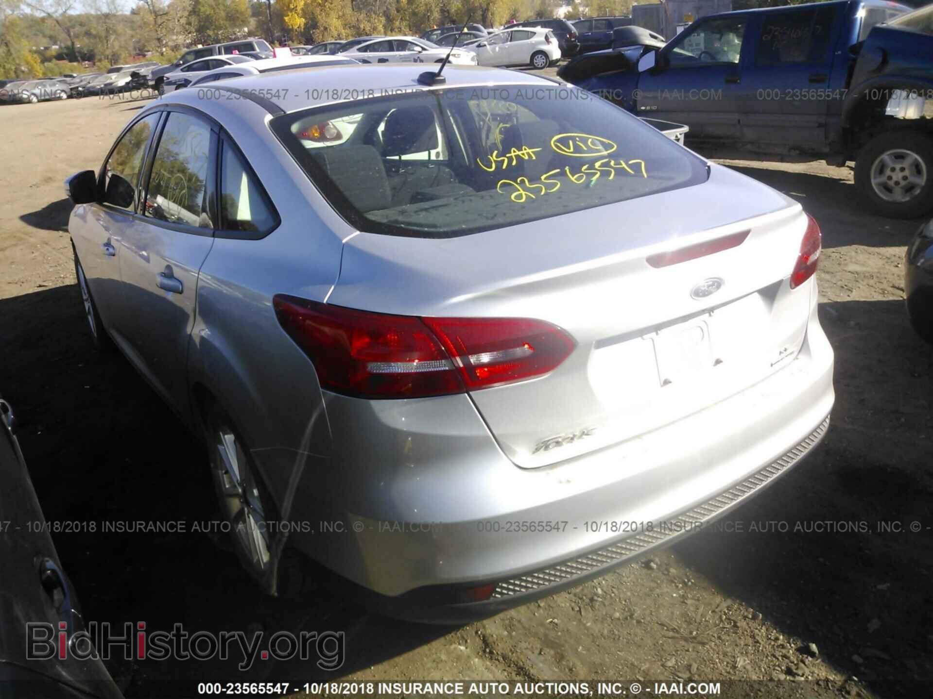 2015 Ford Focus - VIN: 1FADP3F22FL295624 - Photo 3