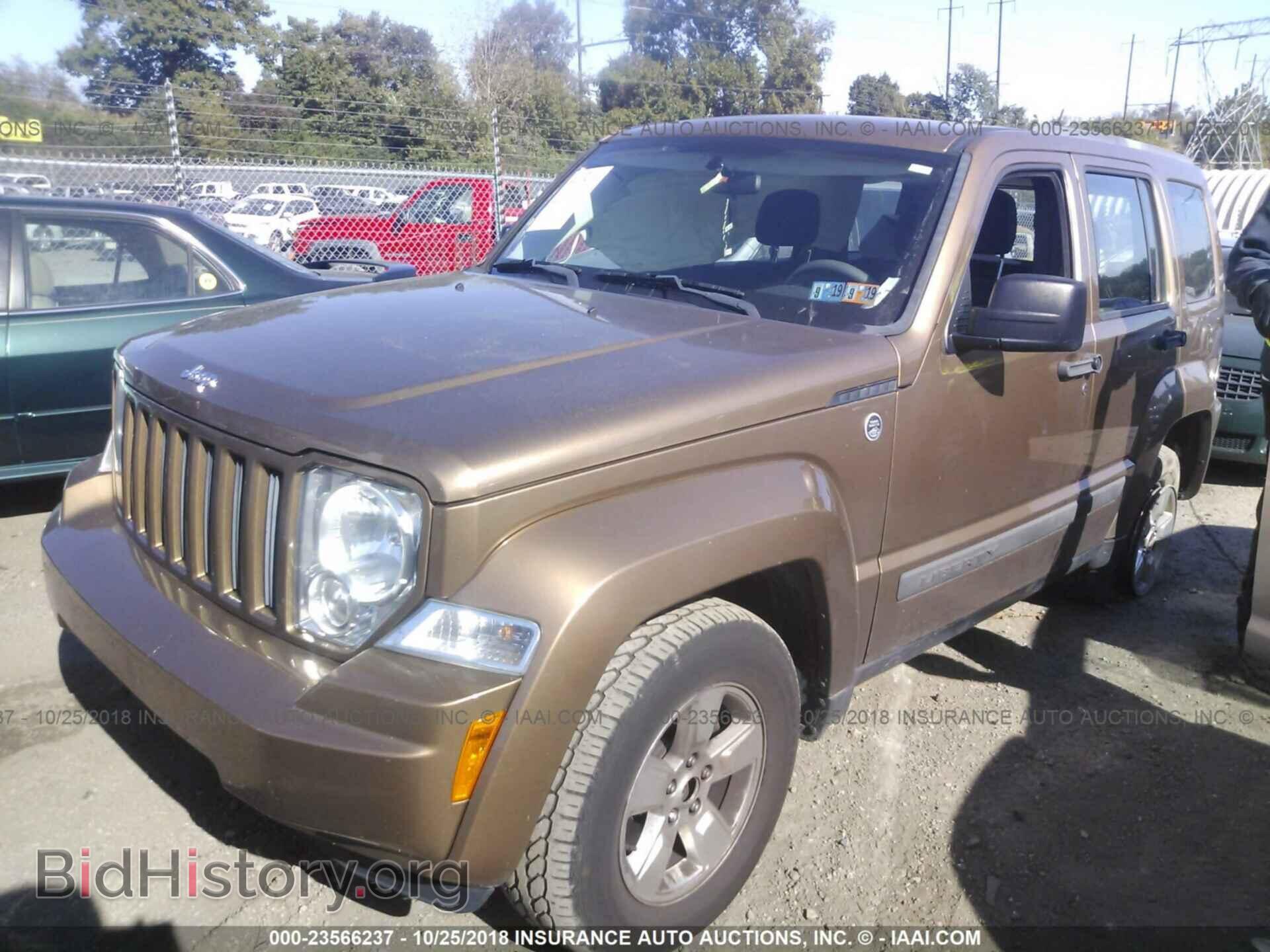 2012 Jeep Liberty - VIN: 1C4PJMAK8CW138079 - Фото 2