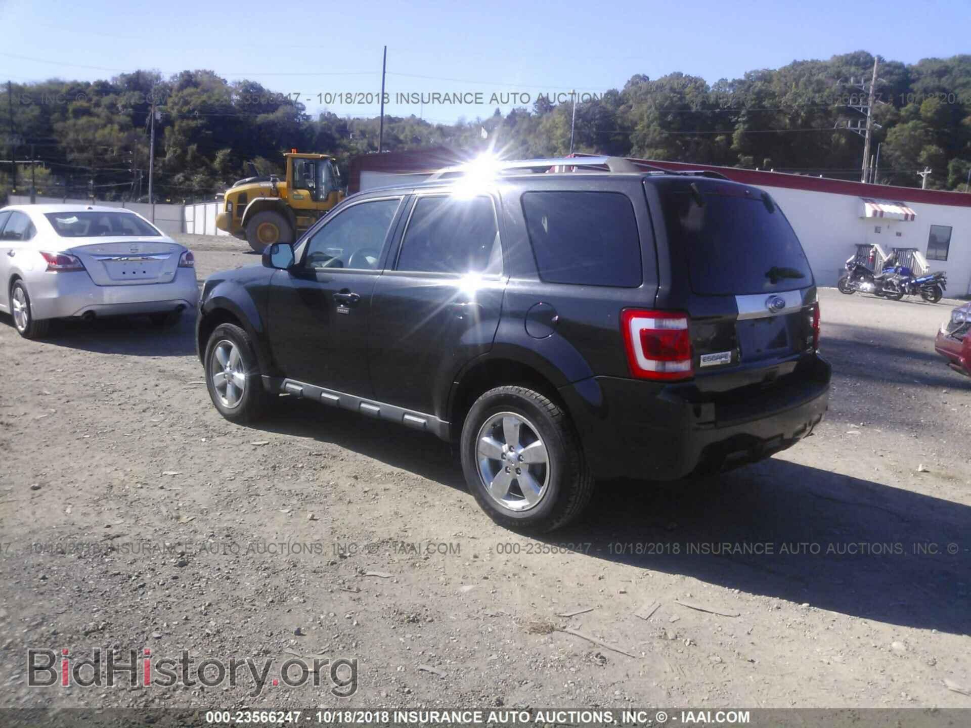 2011 Ford Escape - VIN: 1FMCU9EGXBKA03731 - Фото 3