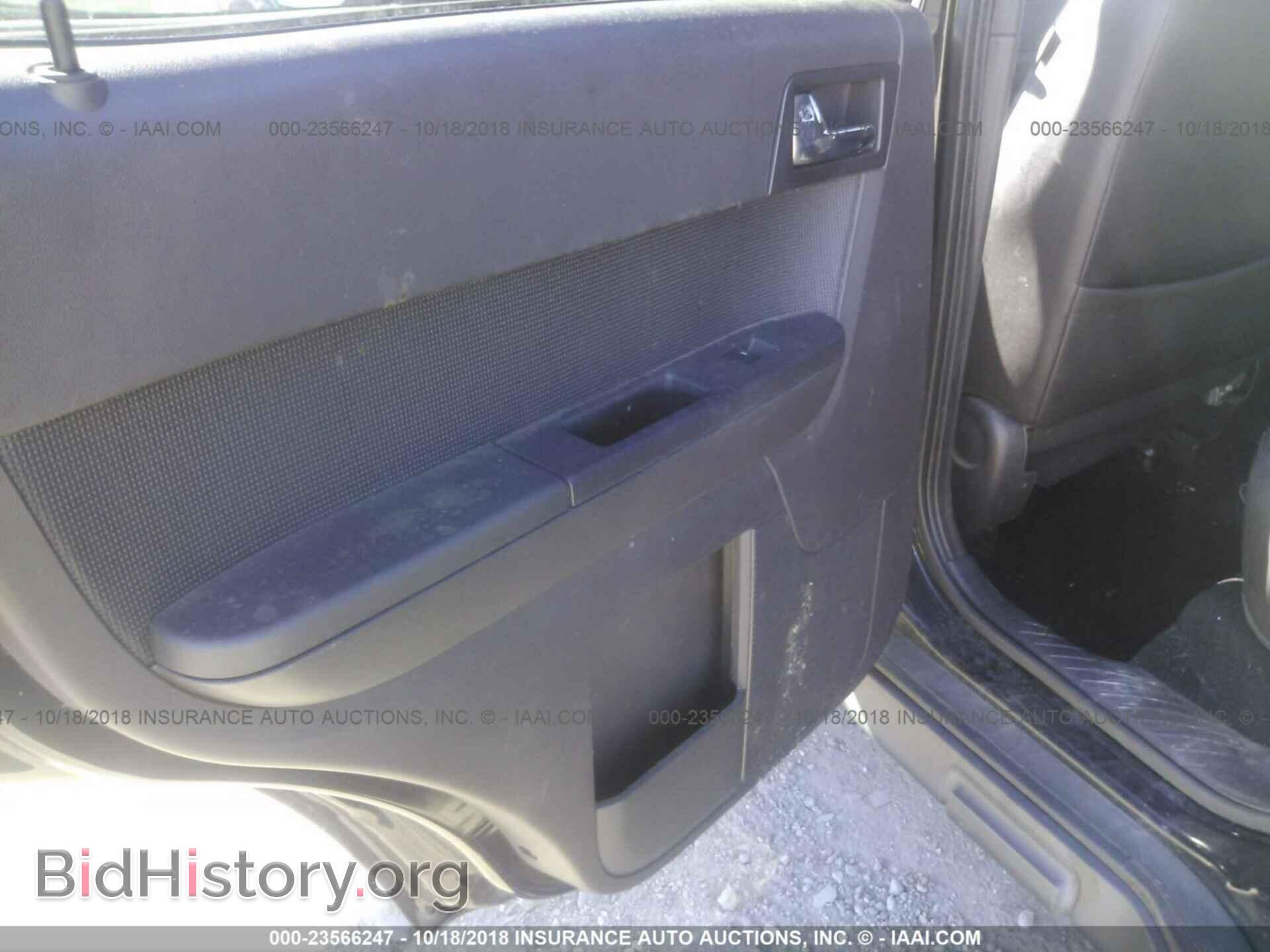 2011 Ford Escape - VIN: 1FMCU9EGXBKA03731 - Фото 6