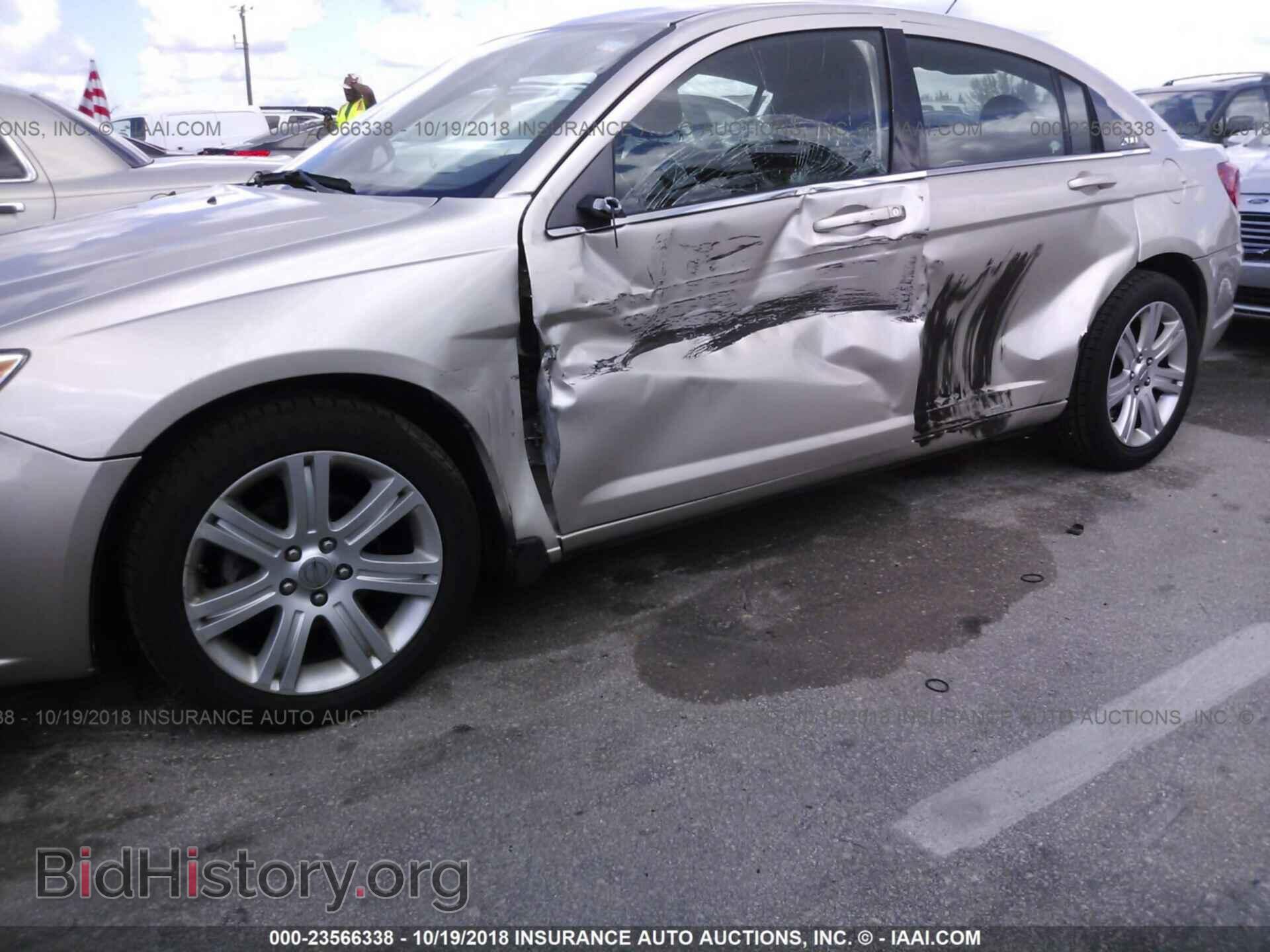 2013 Chrysler 200 - VIN: 1C3CCBAB6DN704510 - Фото 6