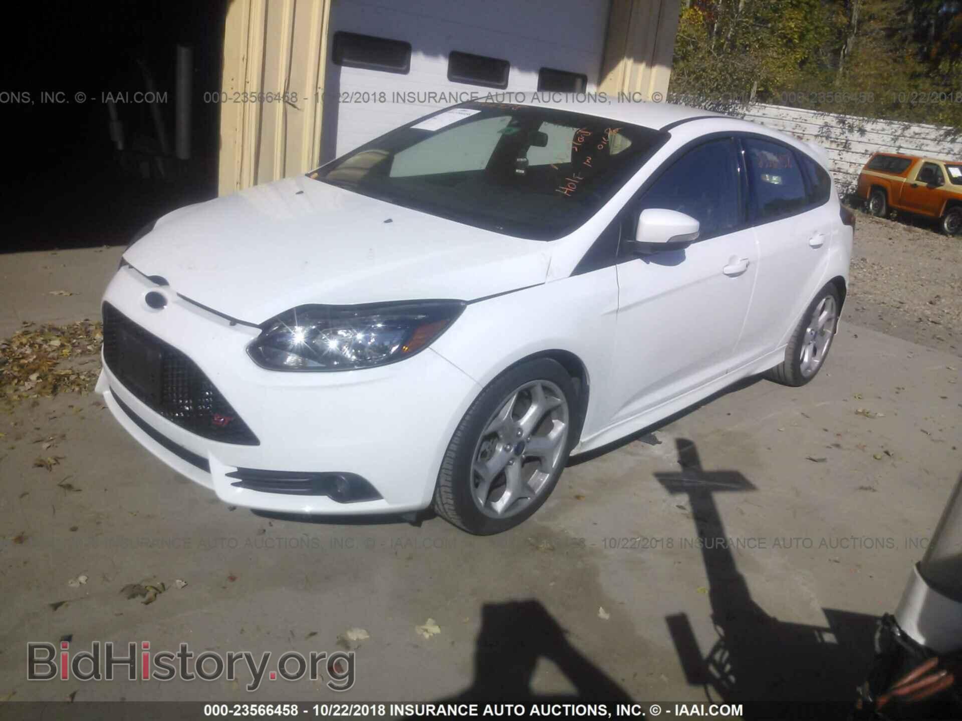 2014 Ford Focus - VIN: 1FADP3L97EL445730 - Photo 2
