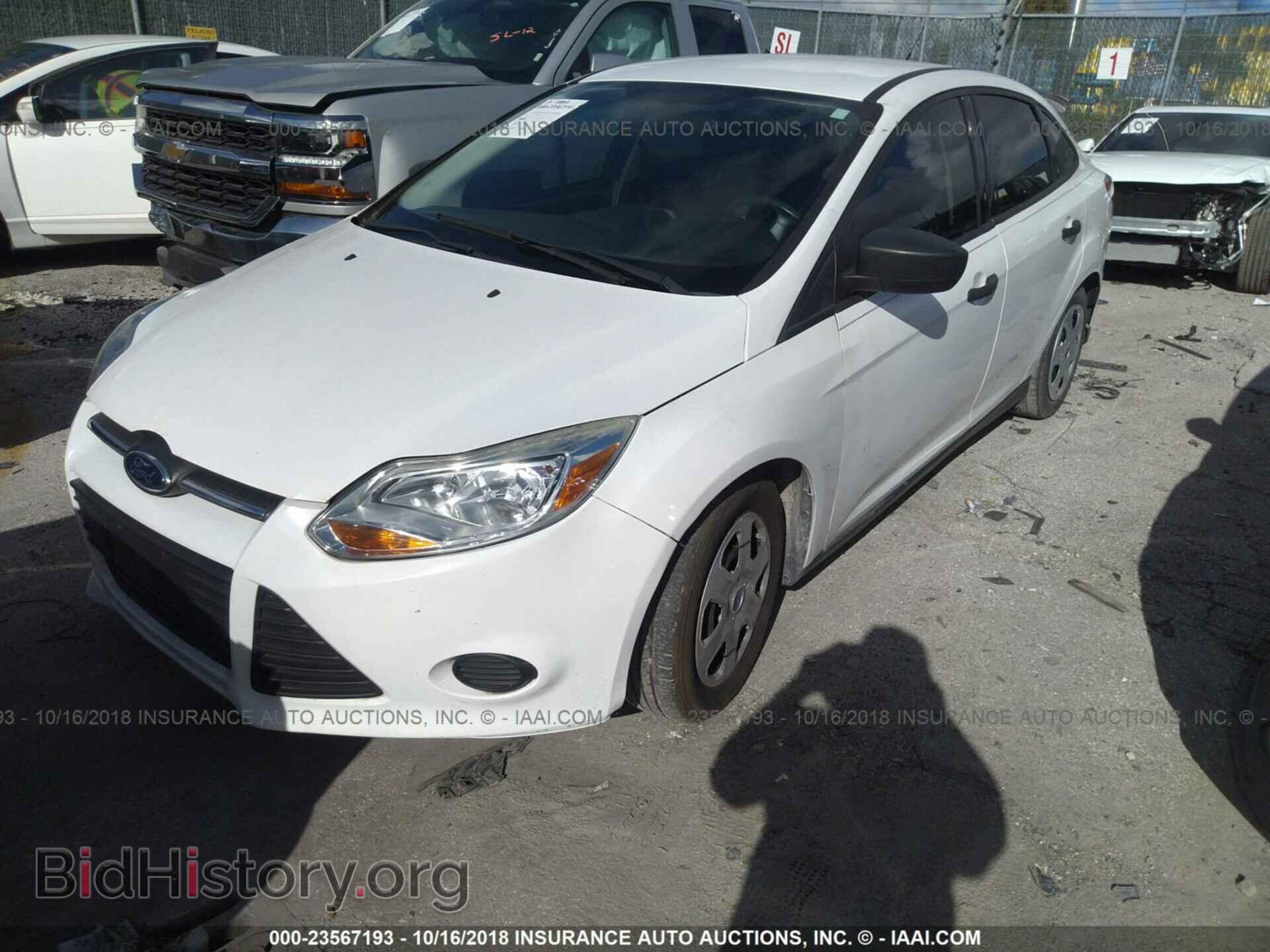 2012 Ford Focus - VIN: 1FAHP3E22CL391767 - Фото 2