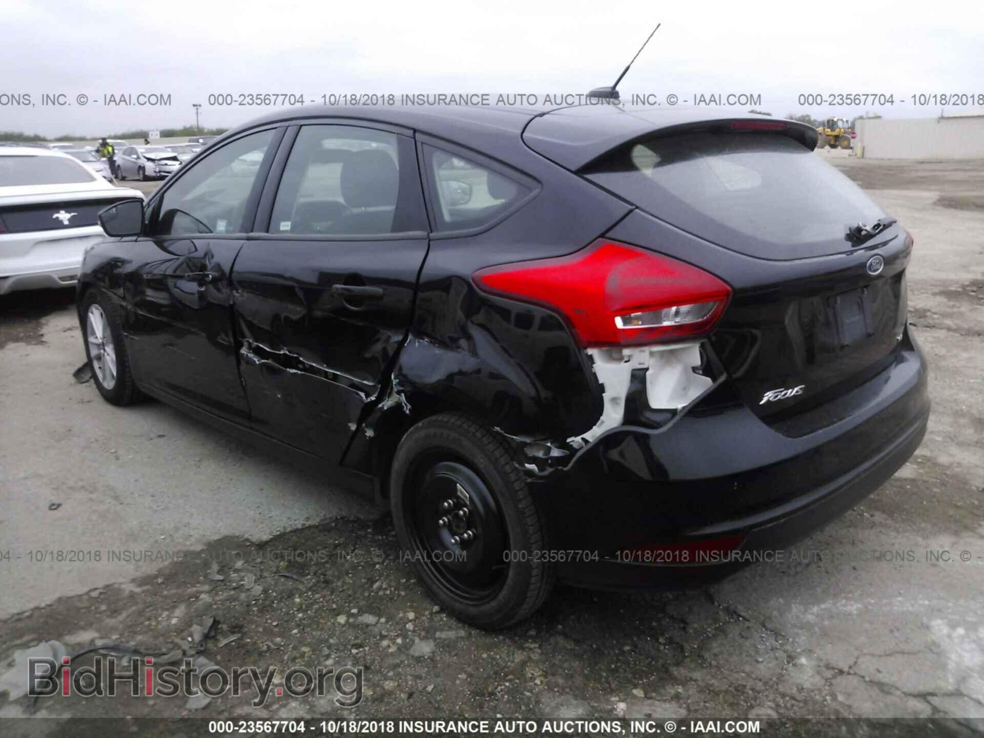2017 Ford Focus - VIN: 1FADP3K28HL232360 - Photo 3