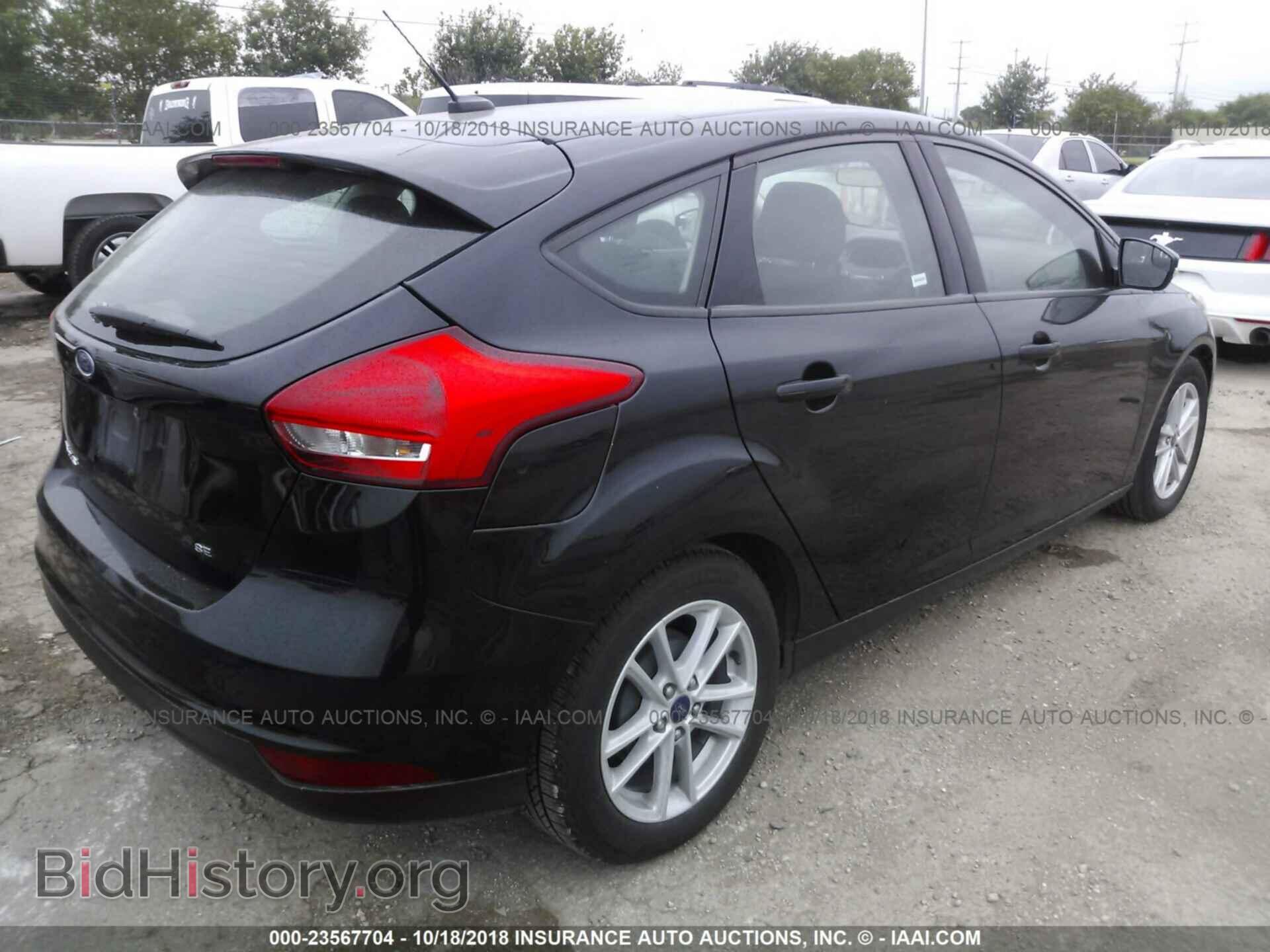 2017 Ford Focus - VIN: 1FADP3K28HL232360 - Photo 4