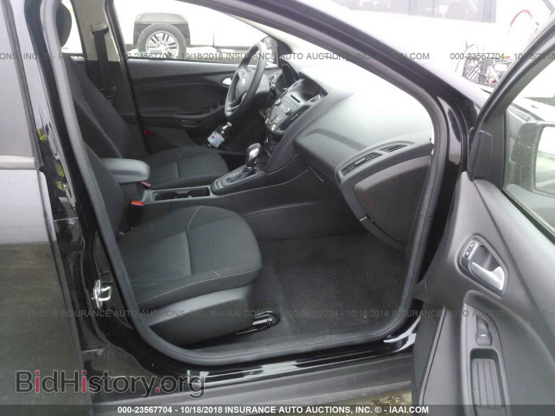 2017 Ford Focus - VIN: 1FADP3K28HL232360 - Photo 5