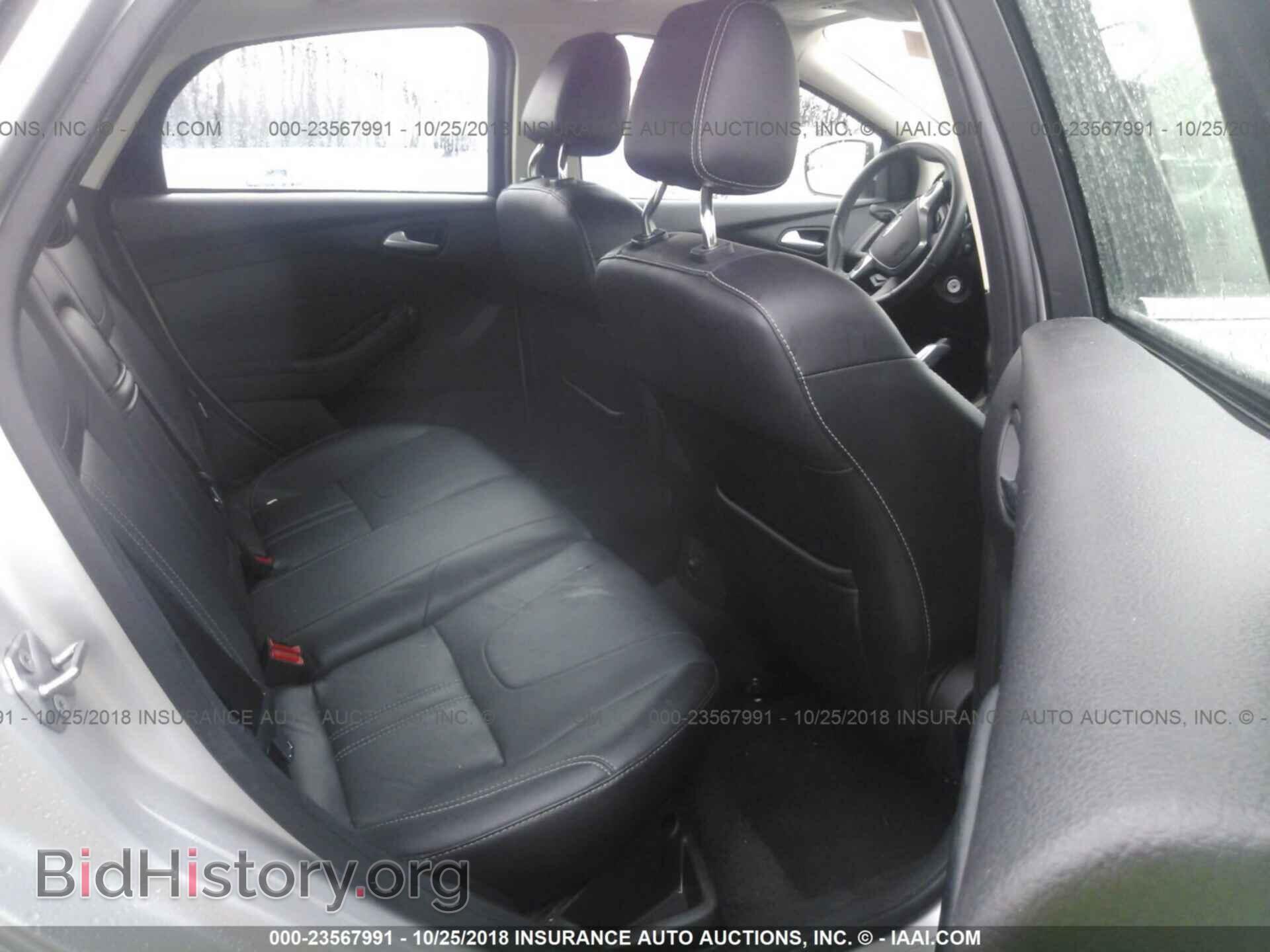 2012 Ford Focus - VIN: 1FAHP3H21CL372123 - Photo 8