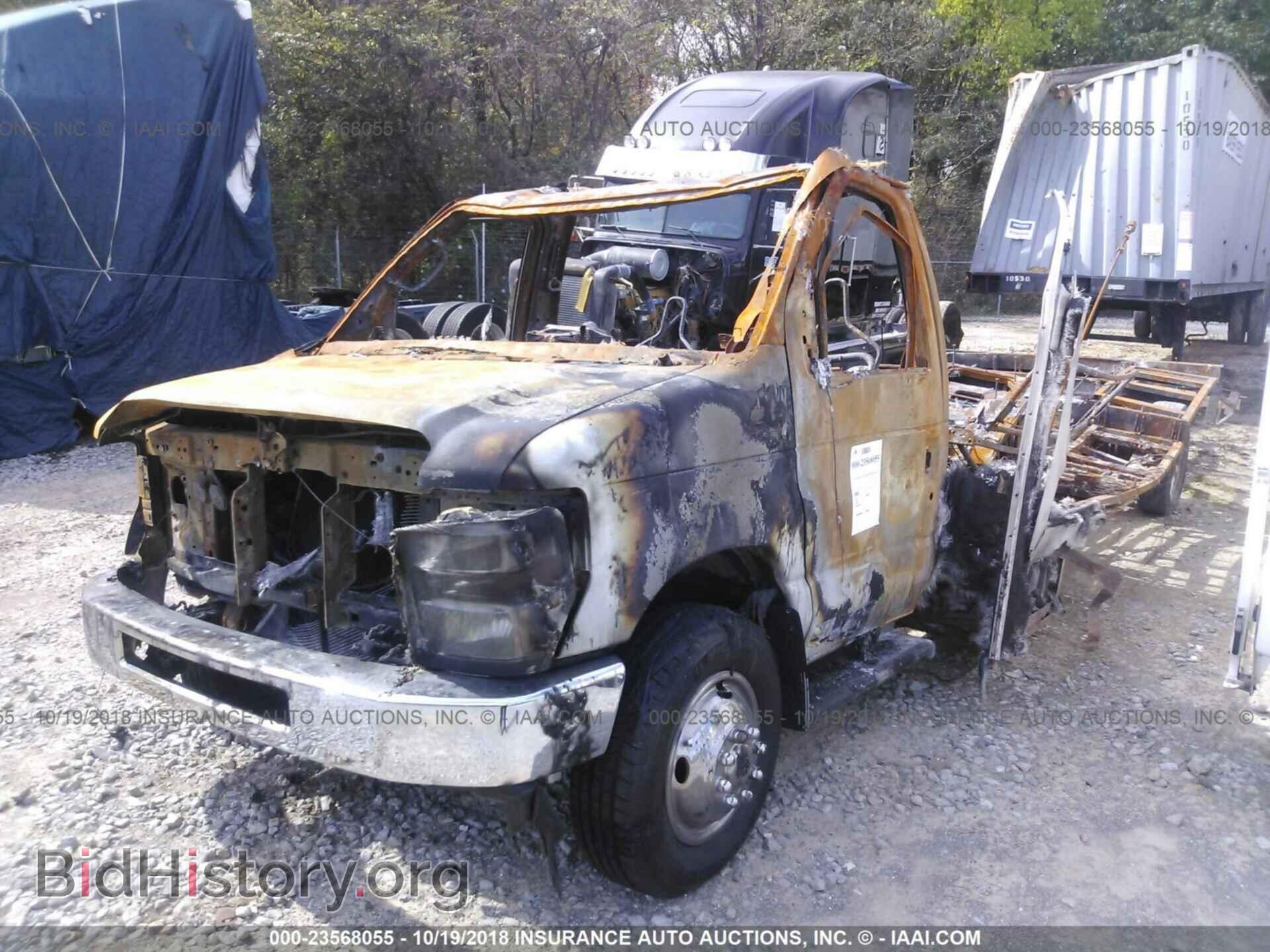 2017 Ford Econoline - VIN: 1FDXE4FS9HDC27168 - Фото 2