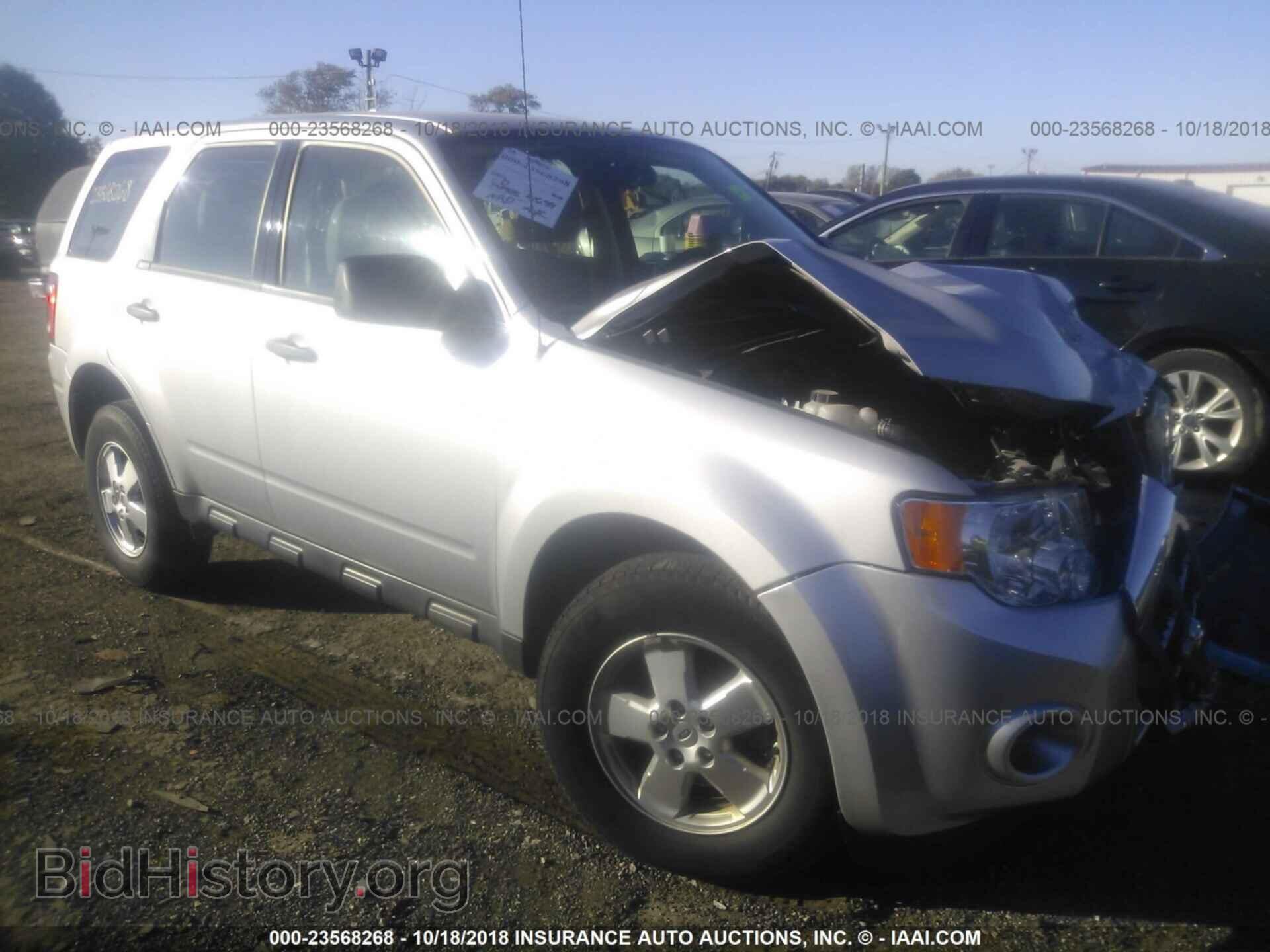 Photo 1FMCU0C71BKC49114 - Ford Escape 2011