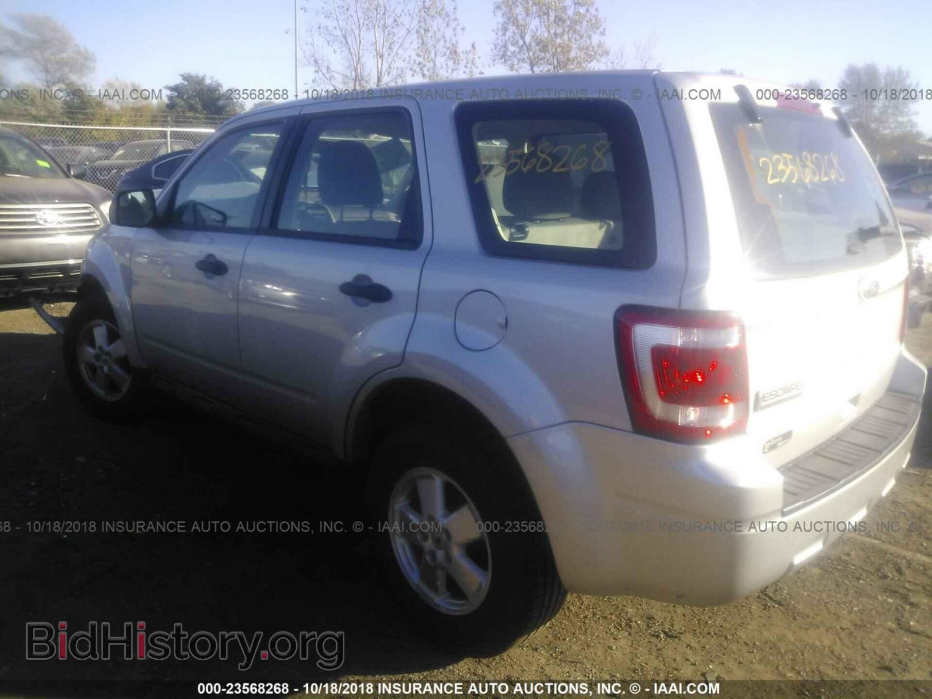 2011 Ford Escape - VIN: 1FMCU0C71BKC49114 - Photo 3