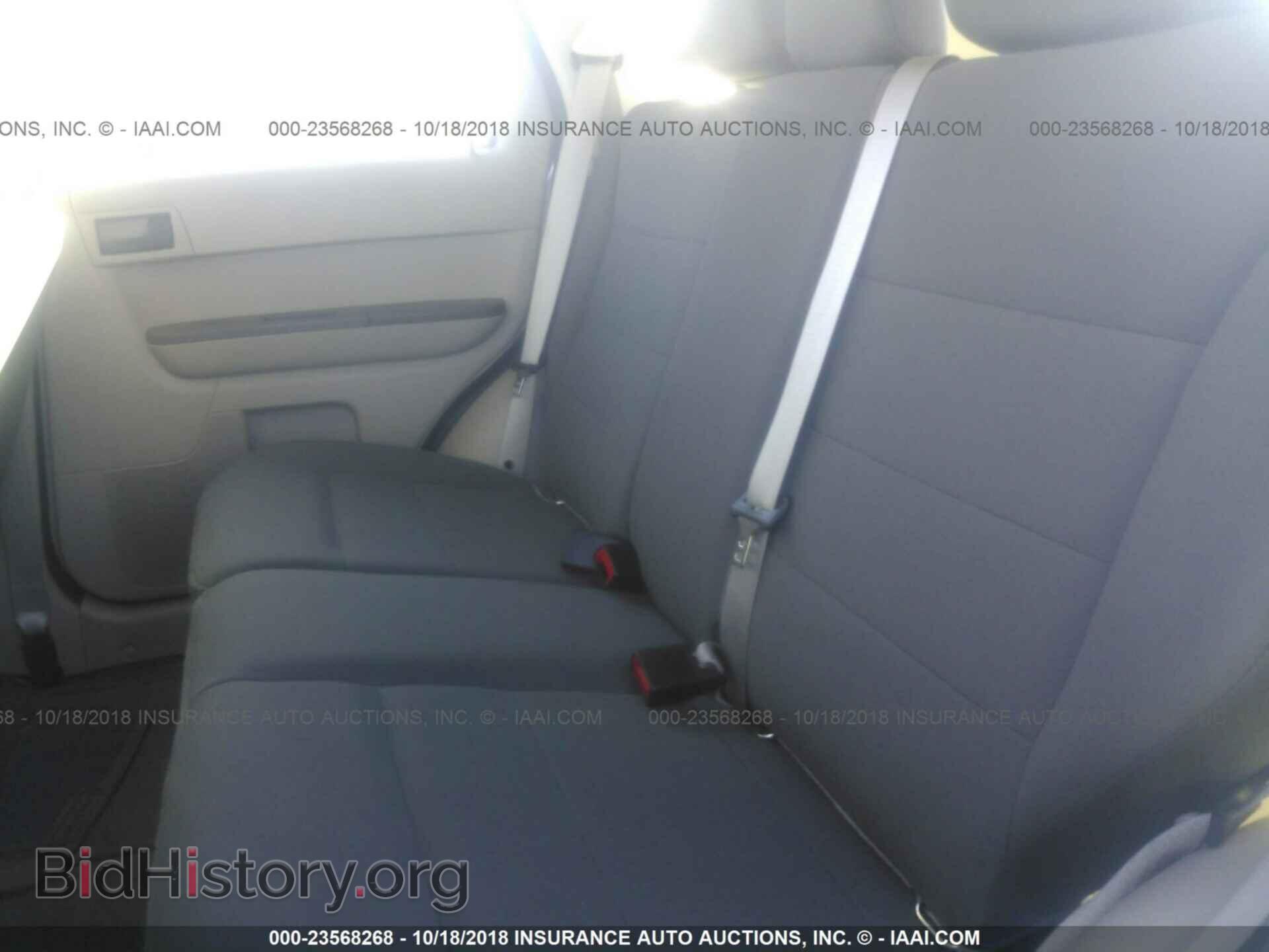 2011 Ford Escape - VIN: 1FMCU0C71BKC49114 - Photo 8