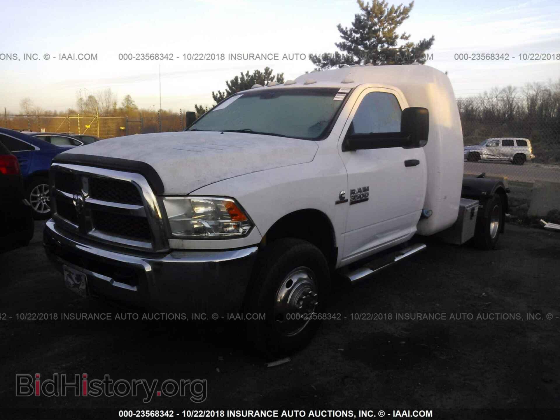 2015 Ram 3500 - VIN: 3C7WRTBL0FG649037 - Фото 2