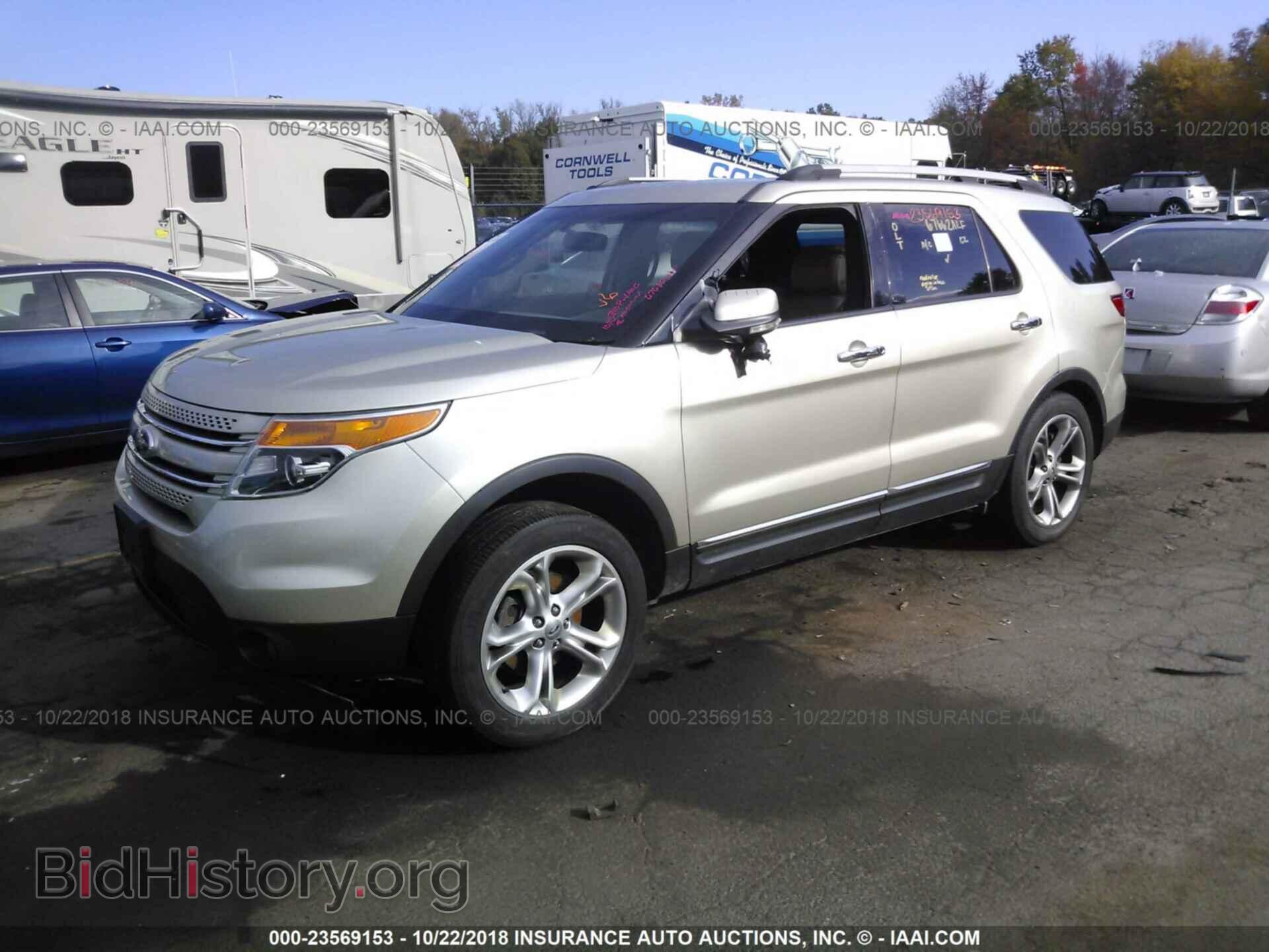 2011 Ford Explorer - VIN: 1FMHK8F87BGA70612 - Фото 2