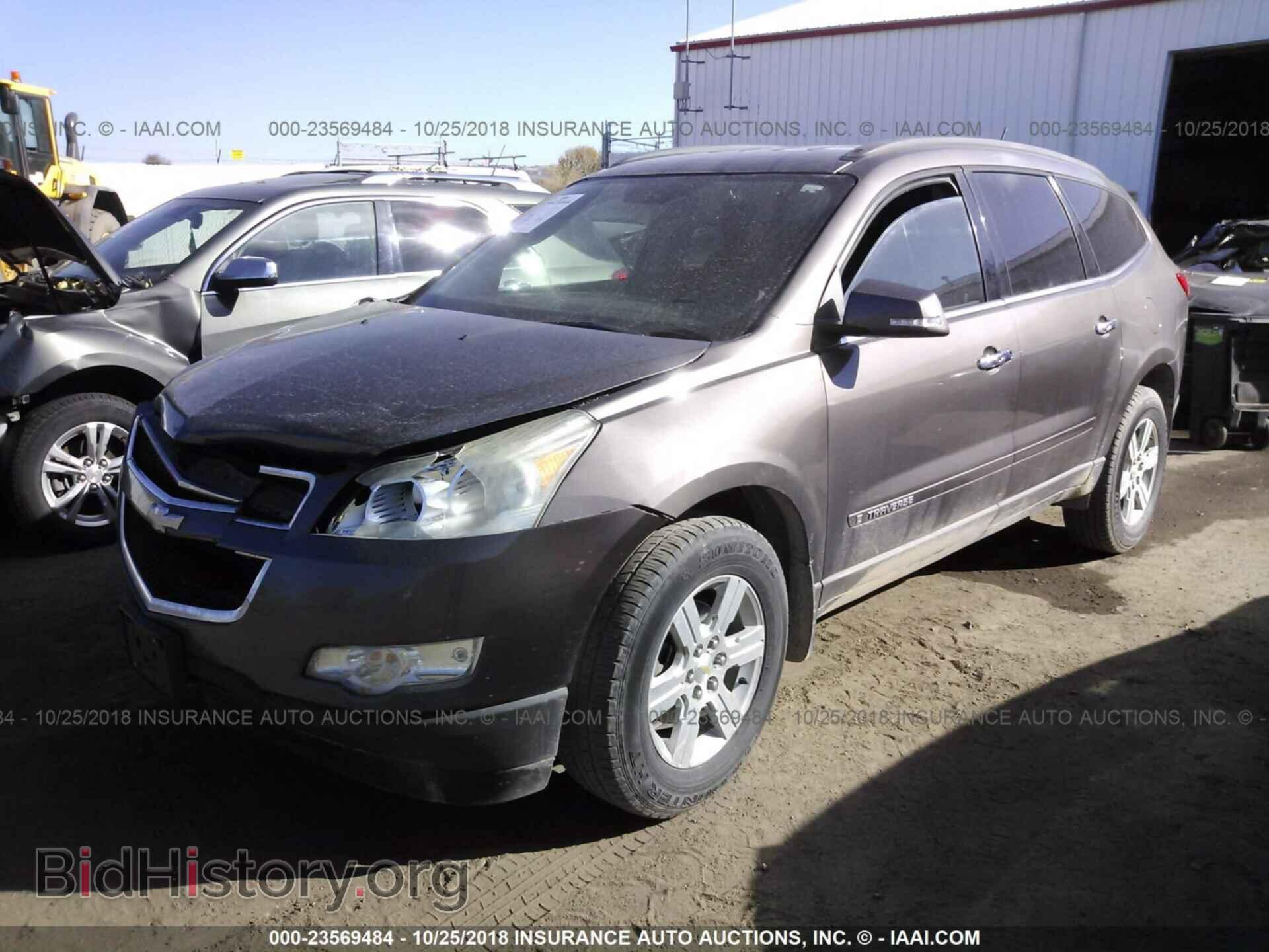 2009 CHEVROLET TRAVERSE - VIN: 1GNEV23D99S176426 - Фото 2
