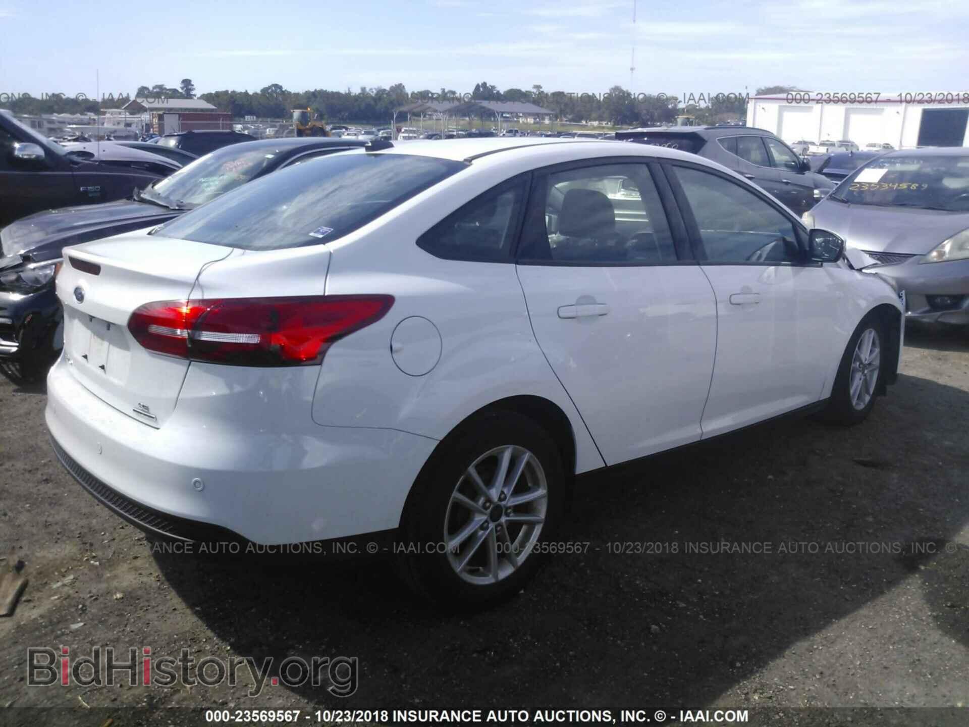 2016 Ford Focus - VIN: 1FADP3F20GL201368 - Photo 4