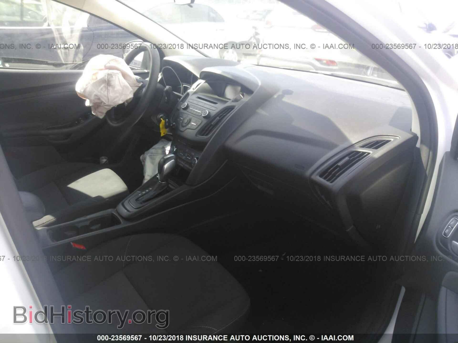 2016 Ford Focus - VIN: 1FADP3F20GL201368 - Photo 5