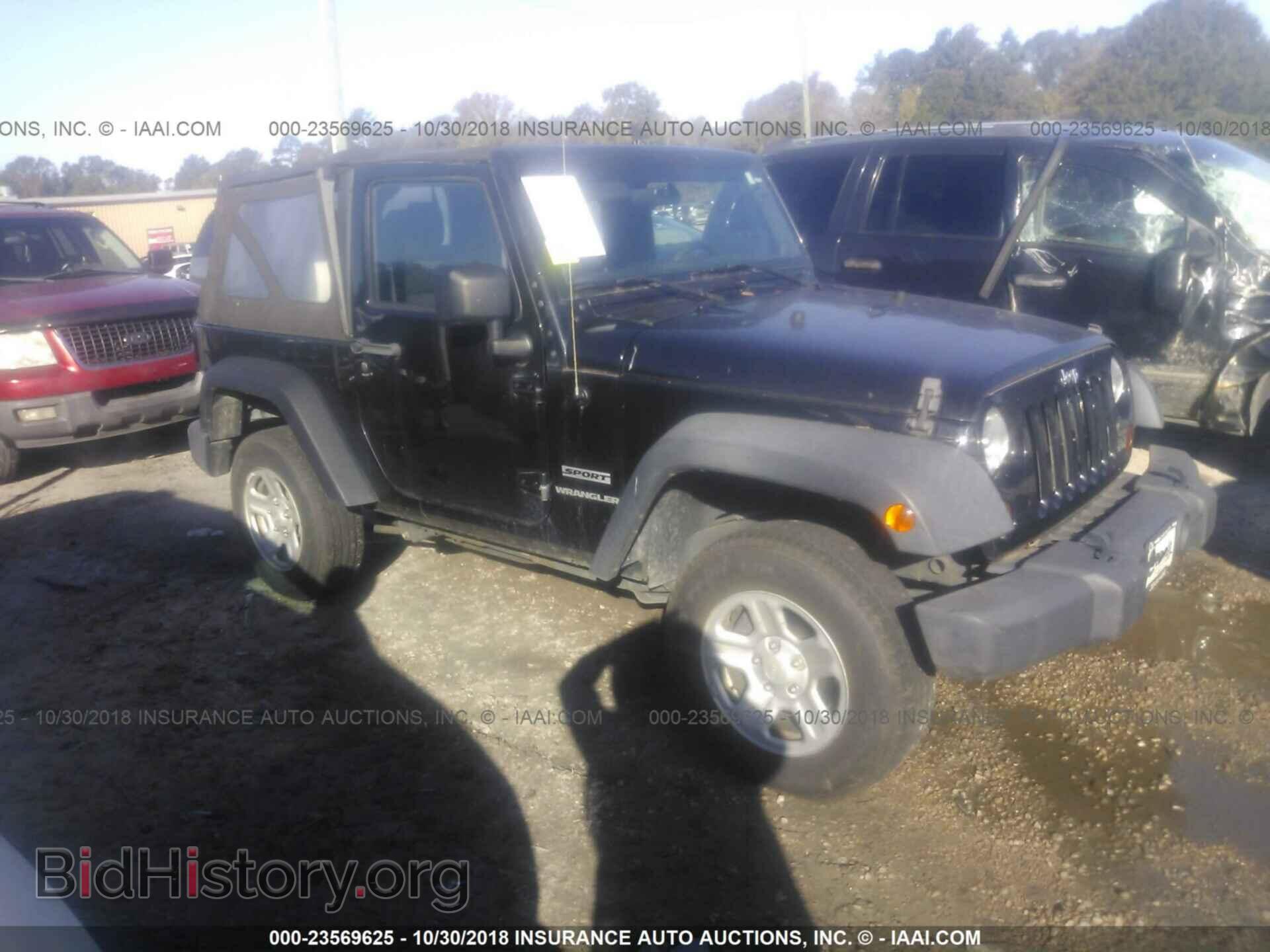 Фотография 1J4AA2D10BL624697 - Jeep Wrangler 2011