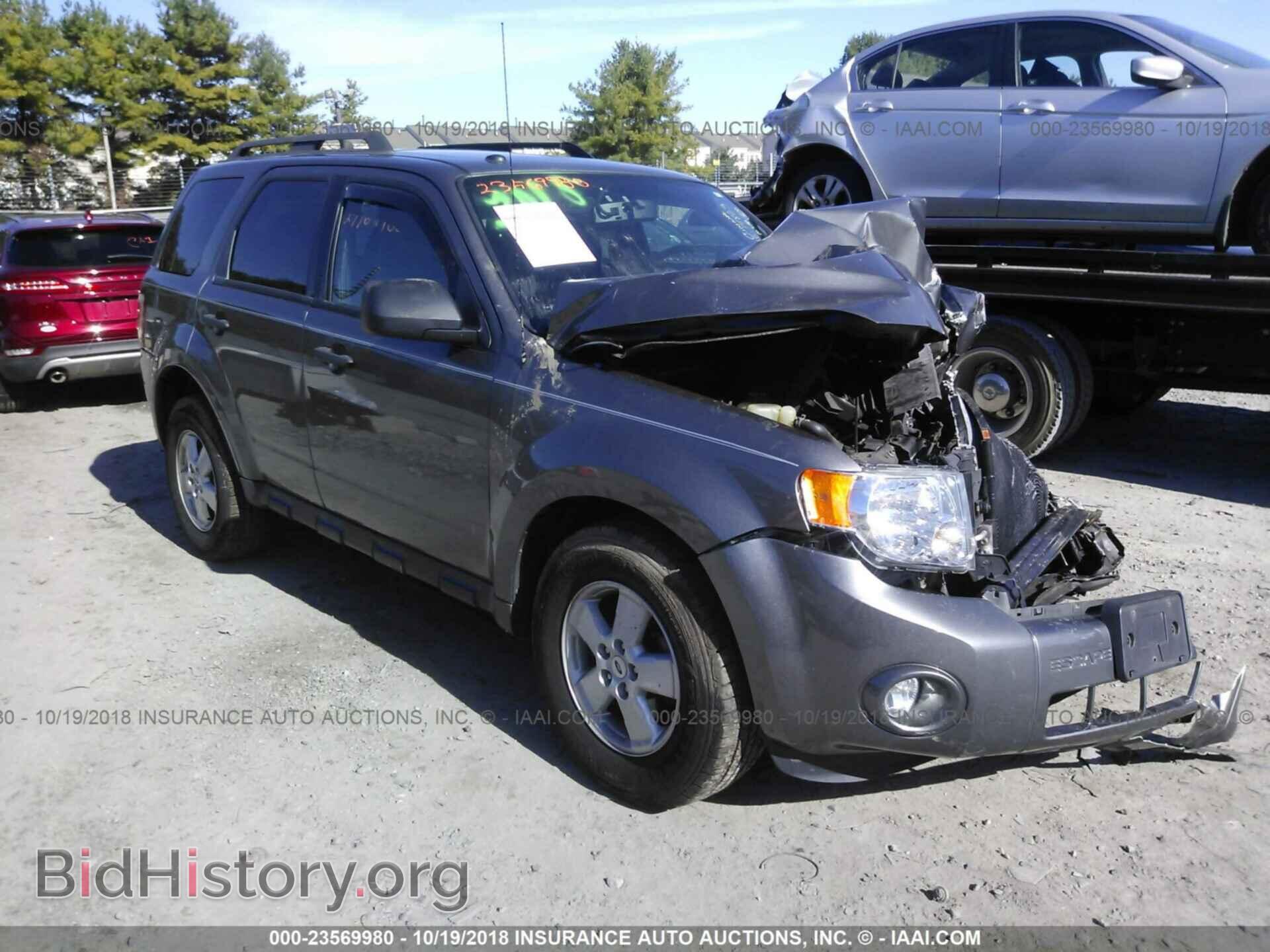 Photo 1FMCU9DG4BKA25001 - Ford Escape 2011