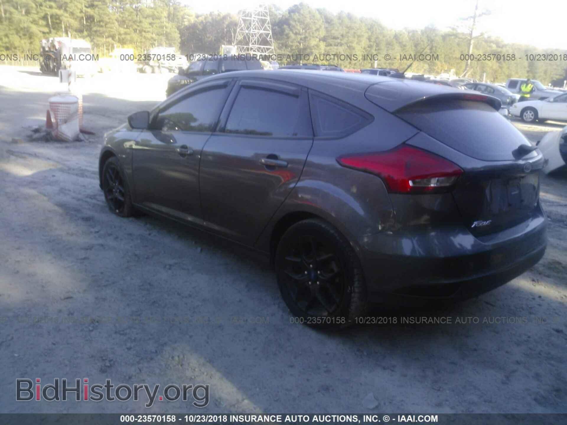 2016 Ford Focus - VIN: 1FADP3K26GL332892 - Photo 3