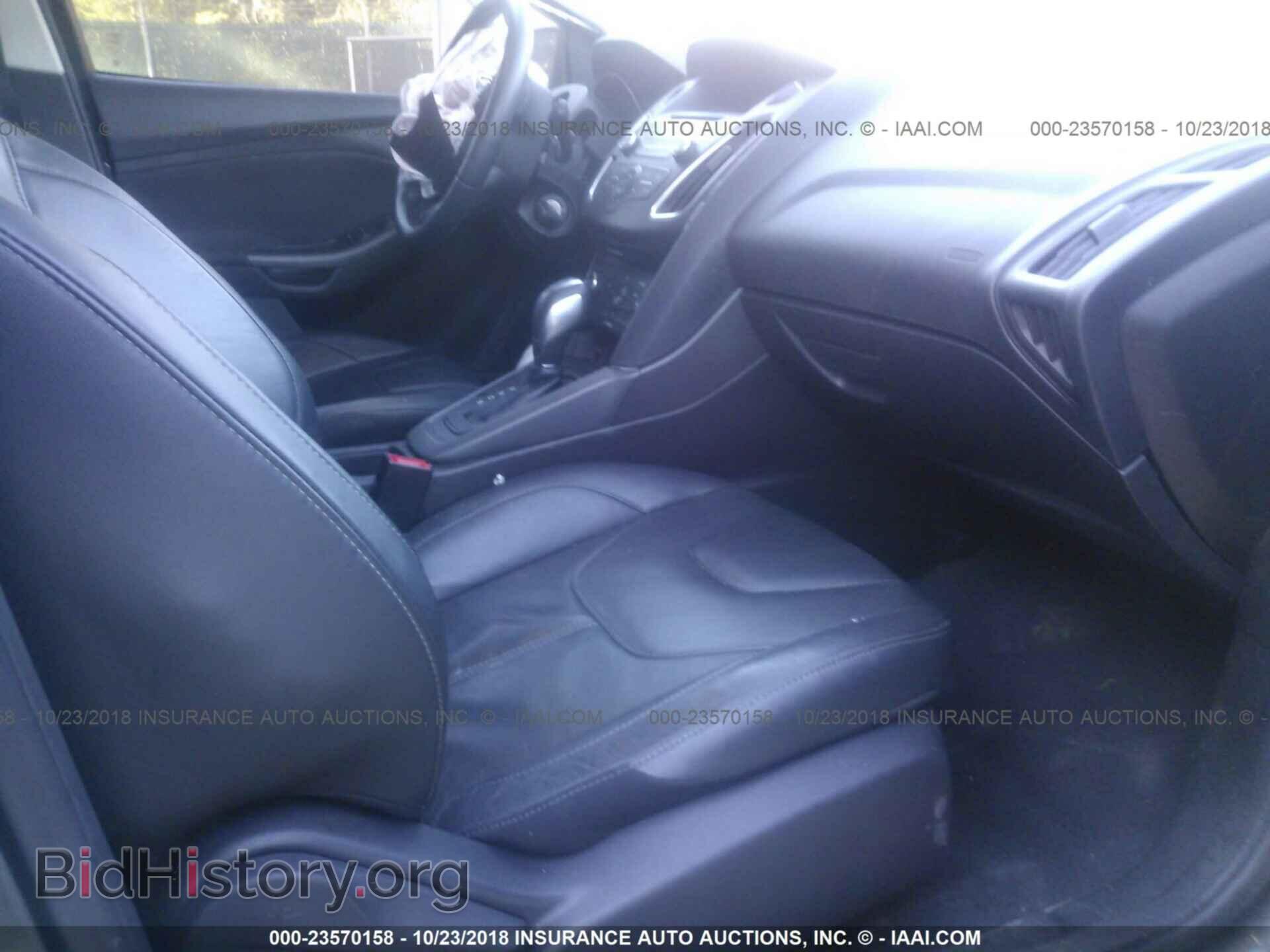 2016 Ford Focus - VIN: 1FADP3K26GL332892 - Photo 5