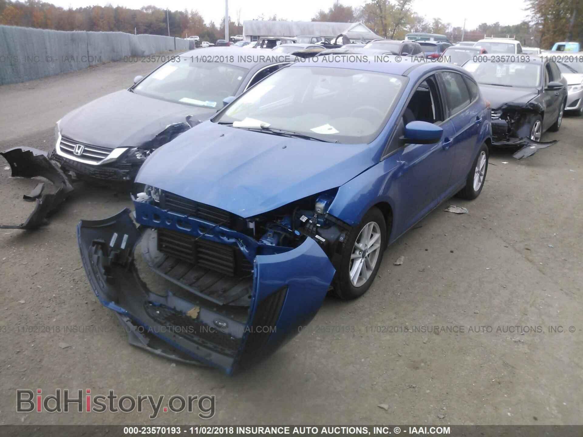 2018 Ford Focus - VIN: 1FADP3K27JL243193 - Фото 2