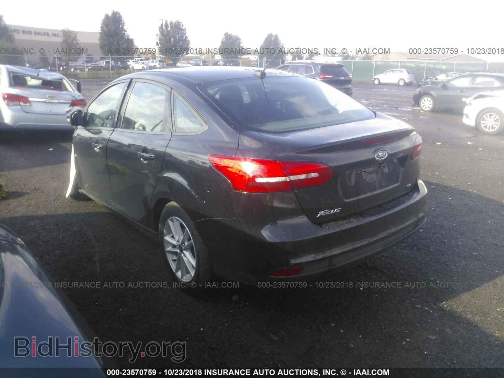 2017 Ford Focus - VIN: 1FADP3F25HL262880 - Фото 3