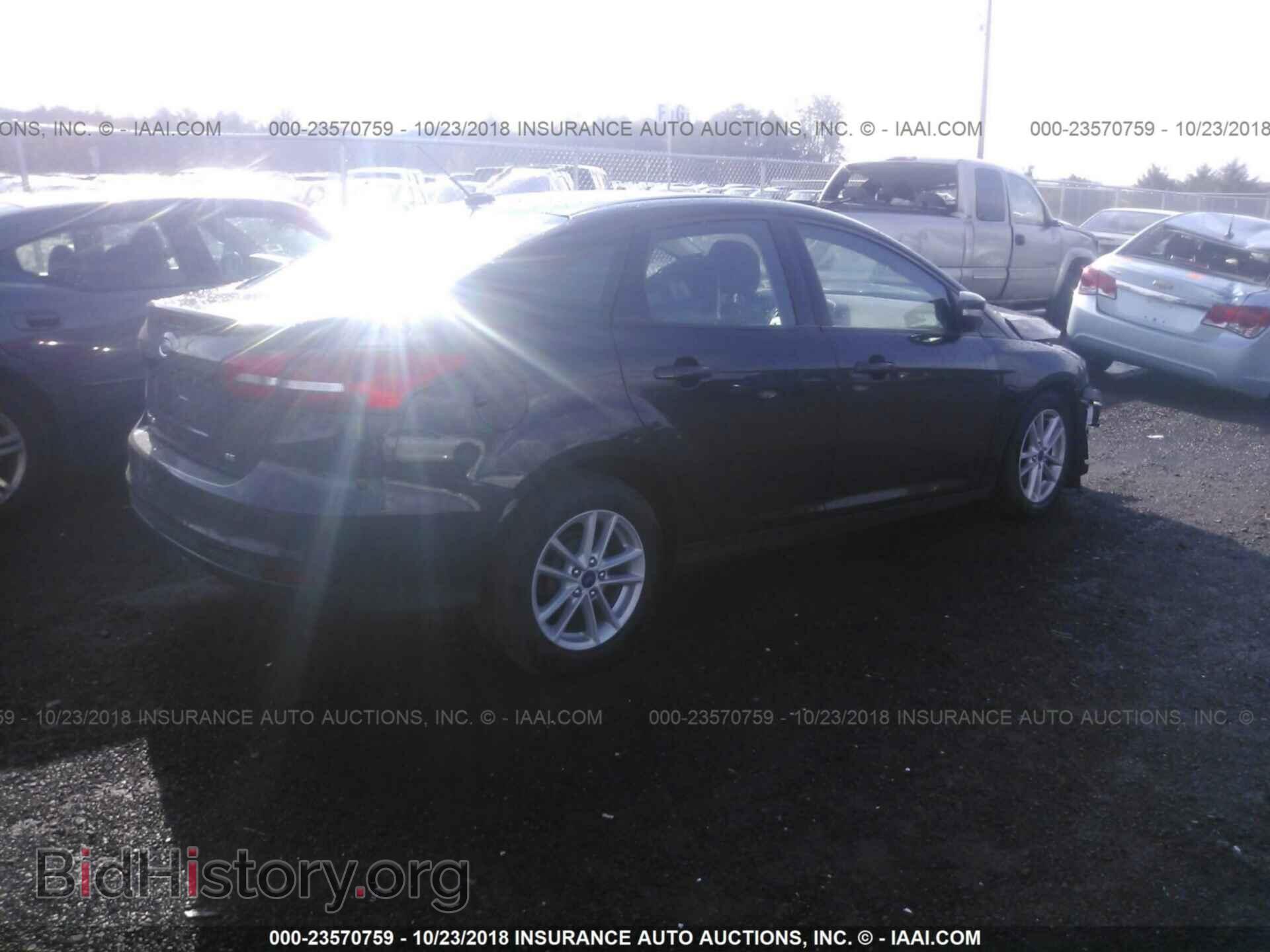 2017 Ford Focus - VIN: 1FADP3F25HL262880 - Фото 4