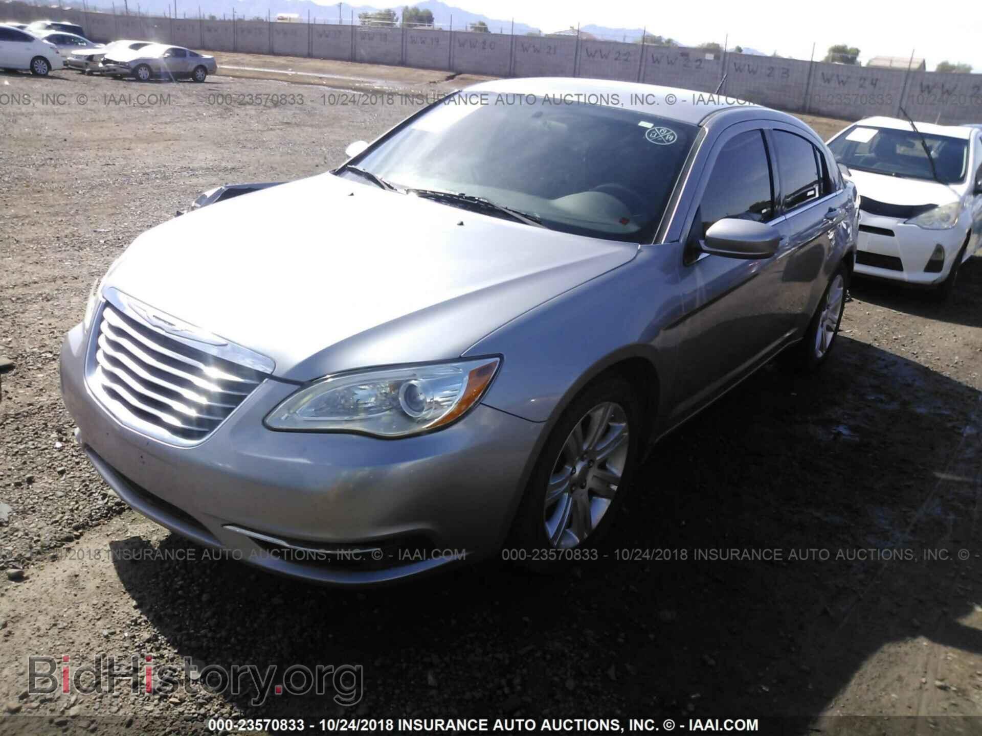 2013 Chrysler 200 - VIN: 1C3CCBBG0DN559684 - Фото 2