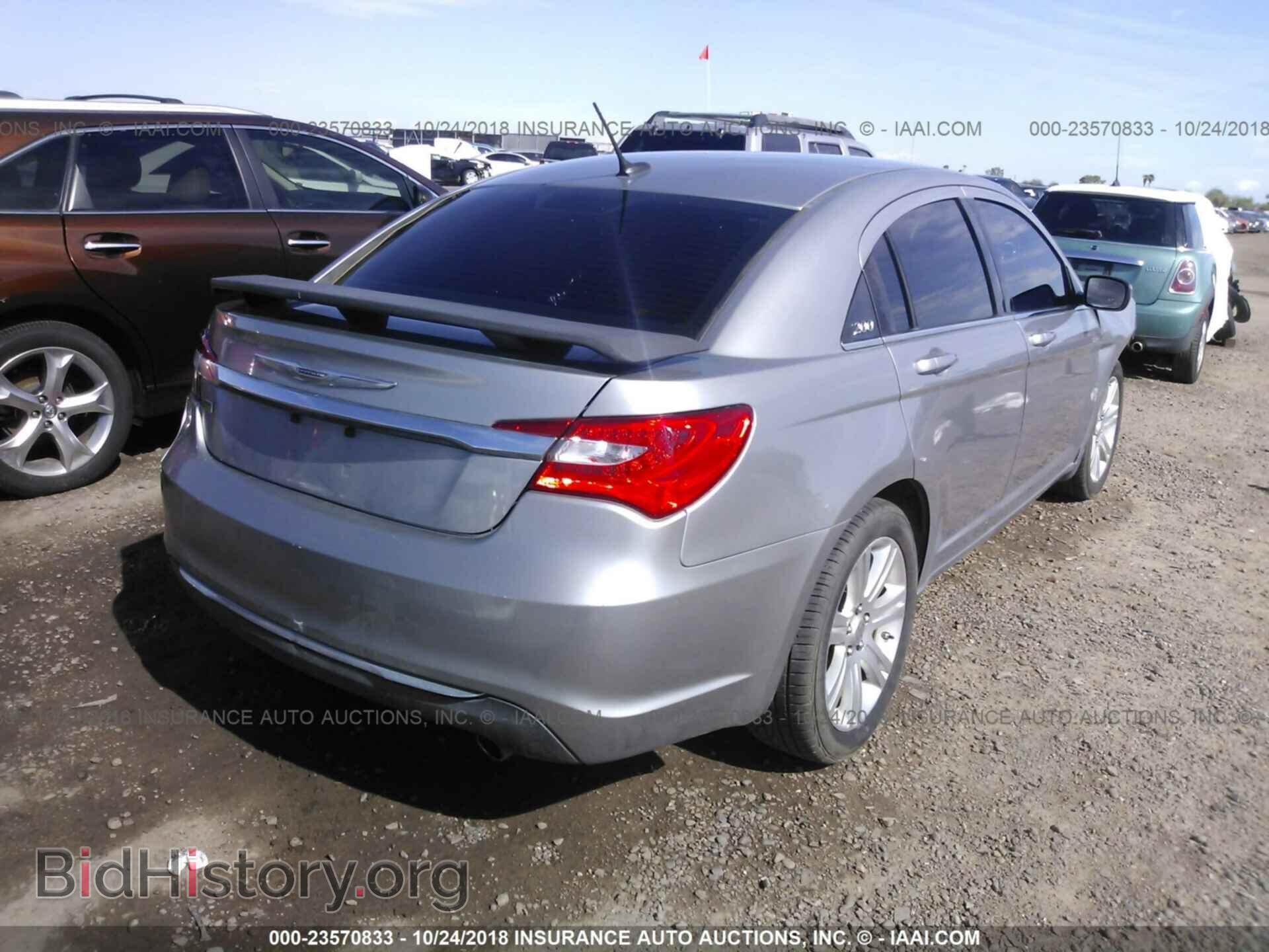2013 Chrysler 200 - VIN: 1C3CCBBG0DN559684 - Фото 4