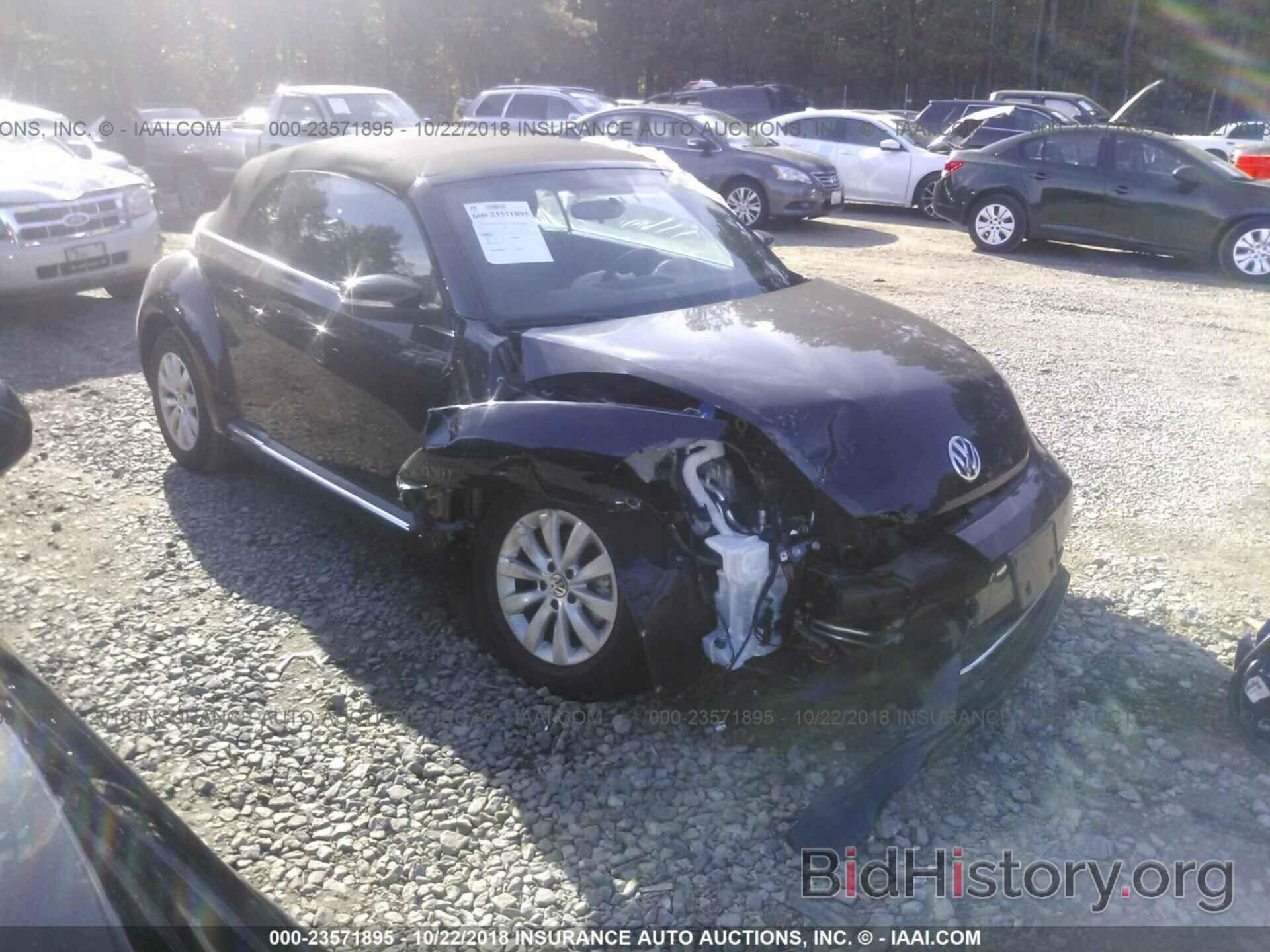 Photo 3VW5DAAT0JM515228 - Volkswagen Beetle 2018