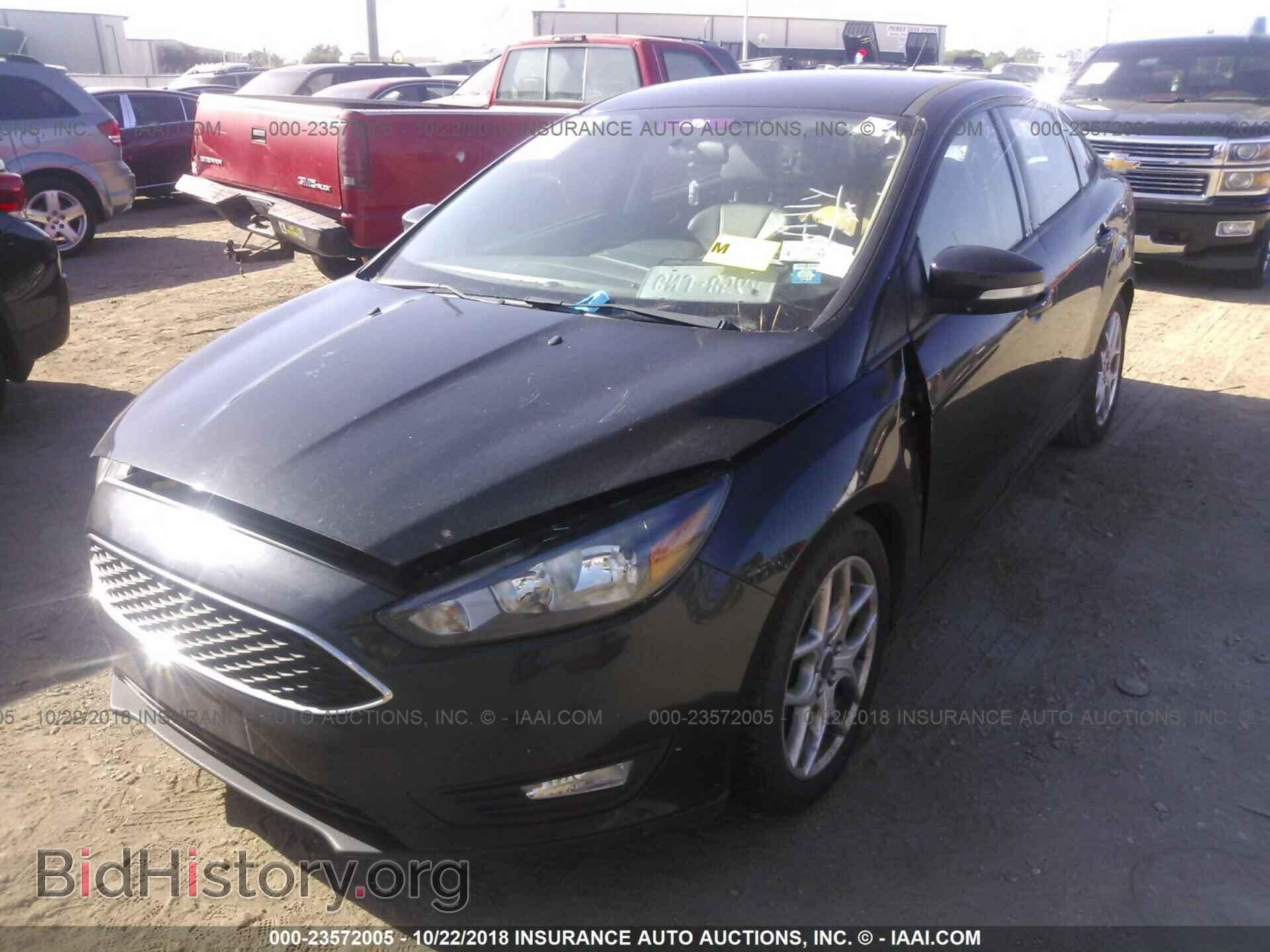 2015 Ford Focus - VIN: 1FADP3F23FL372114 - Photo 2